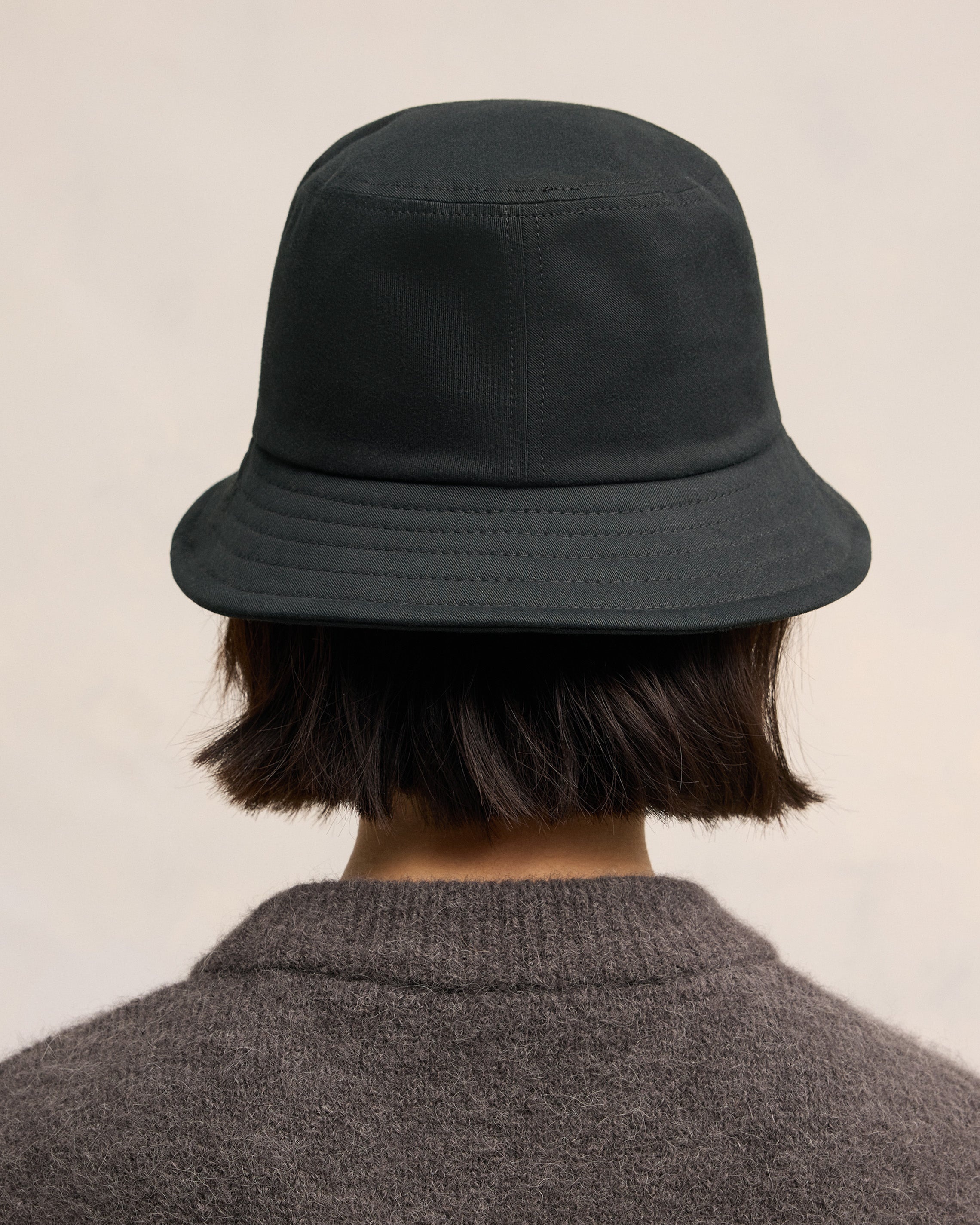 ★AMI PARIS★Black Cotton Ami de coeur Embroidery Bucket★ Black Cotton Ami de Coeur Embroidery Bucket Hat by AMI Paris
