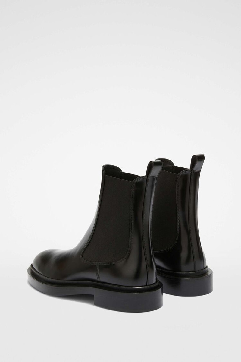 Jil Sander Chelsea Boots outlook
