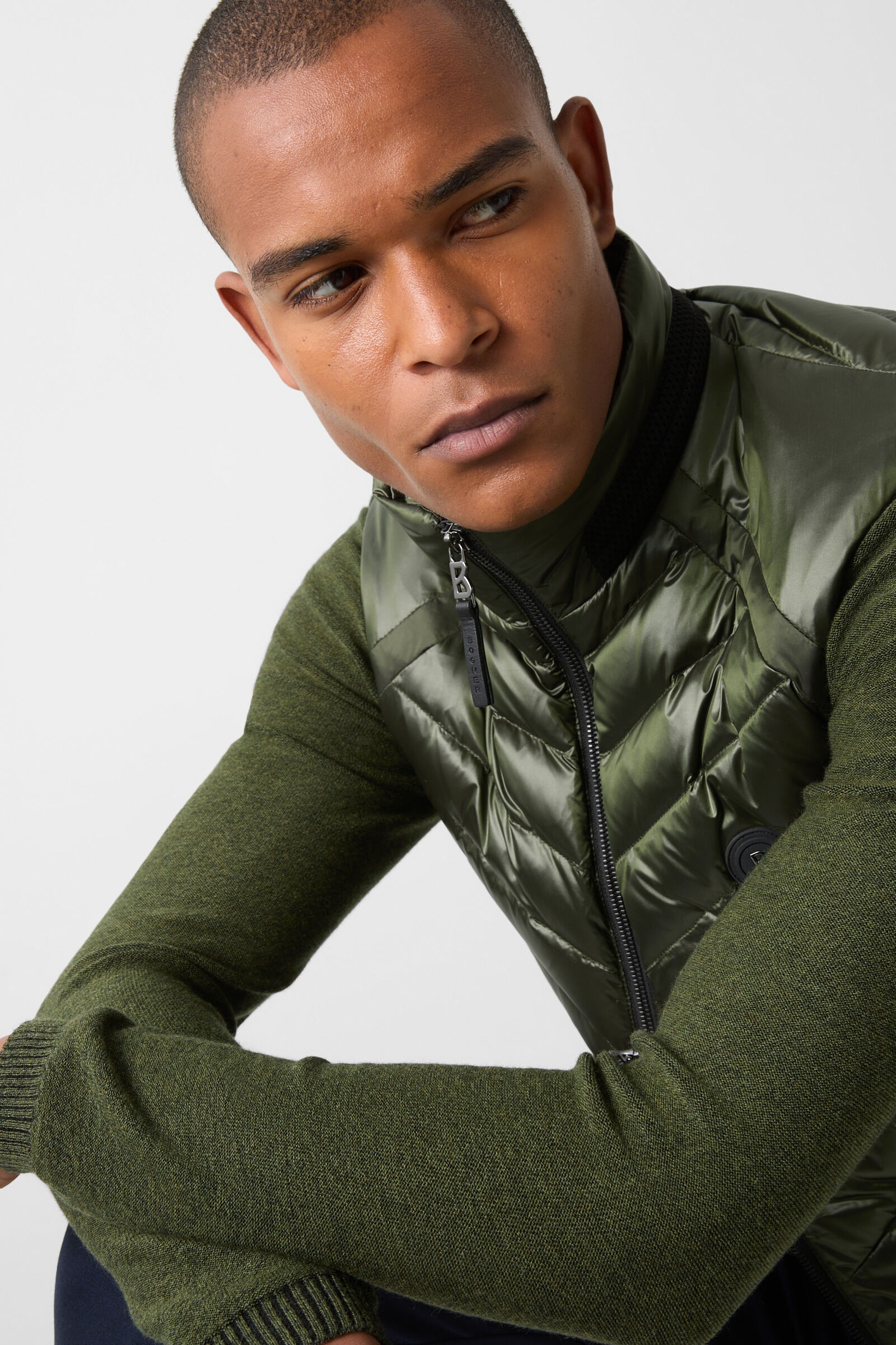 Lasse Lightweight down gilet in Olive green - 5