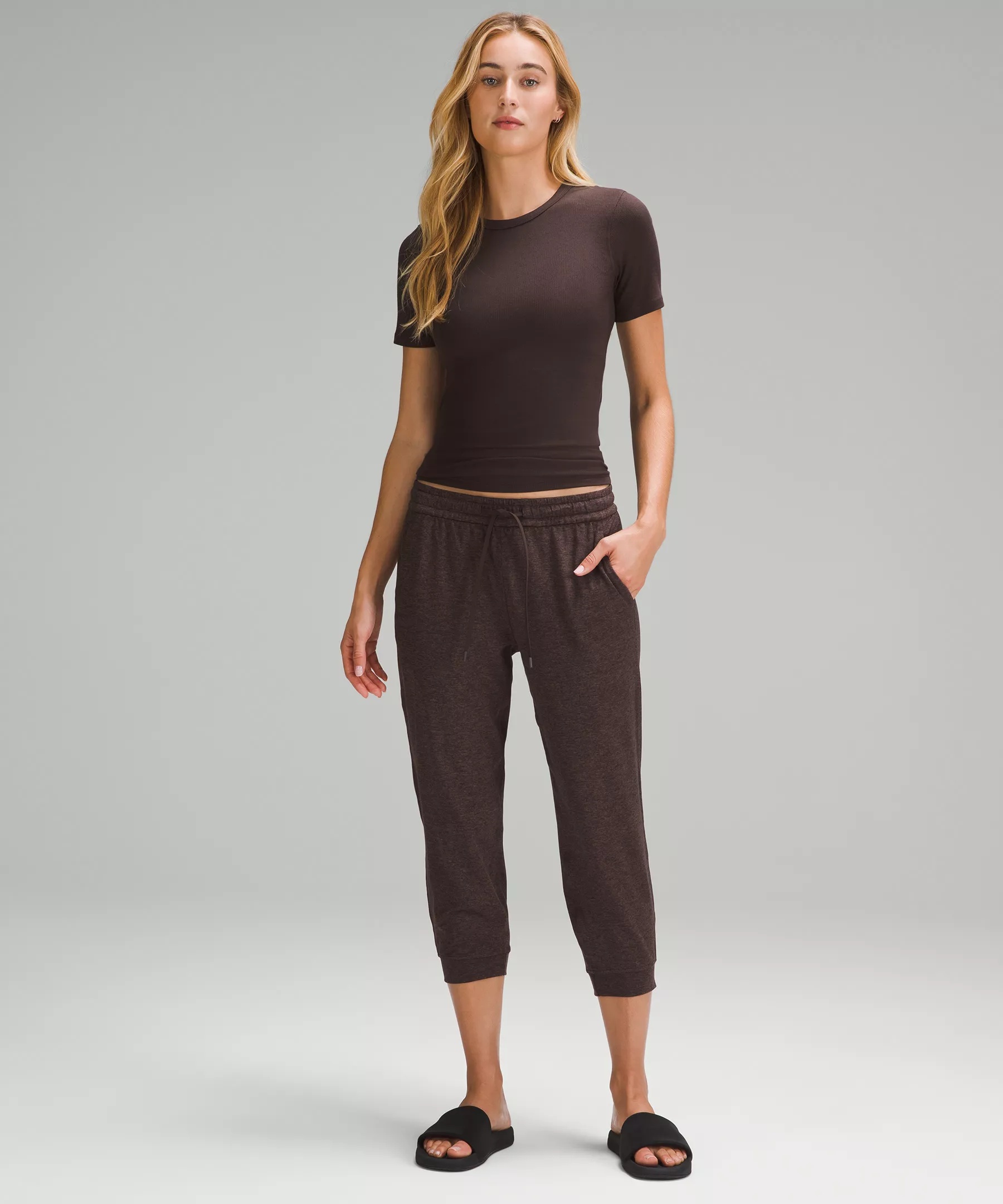 Women's cropped jersey joggers hotsell