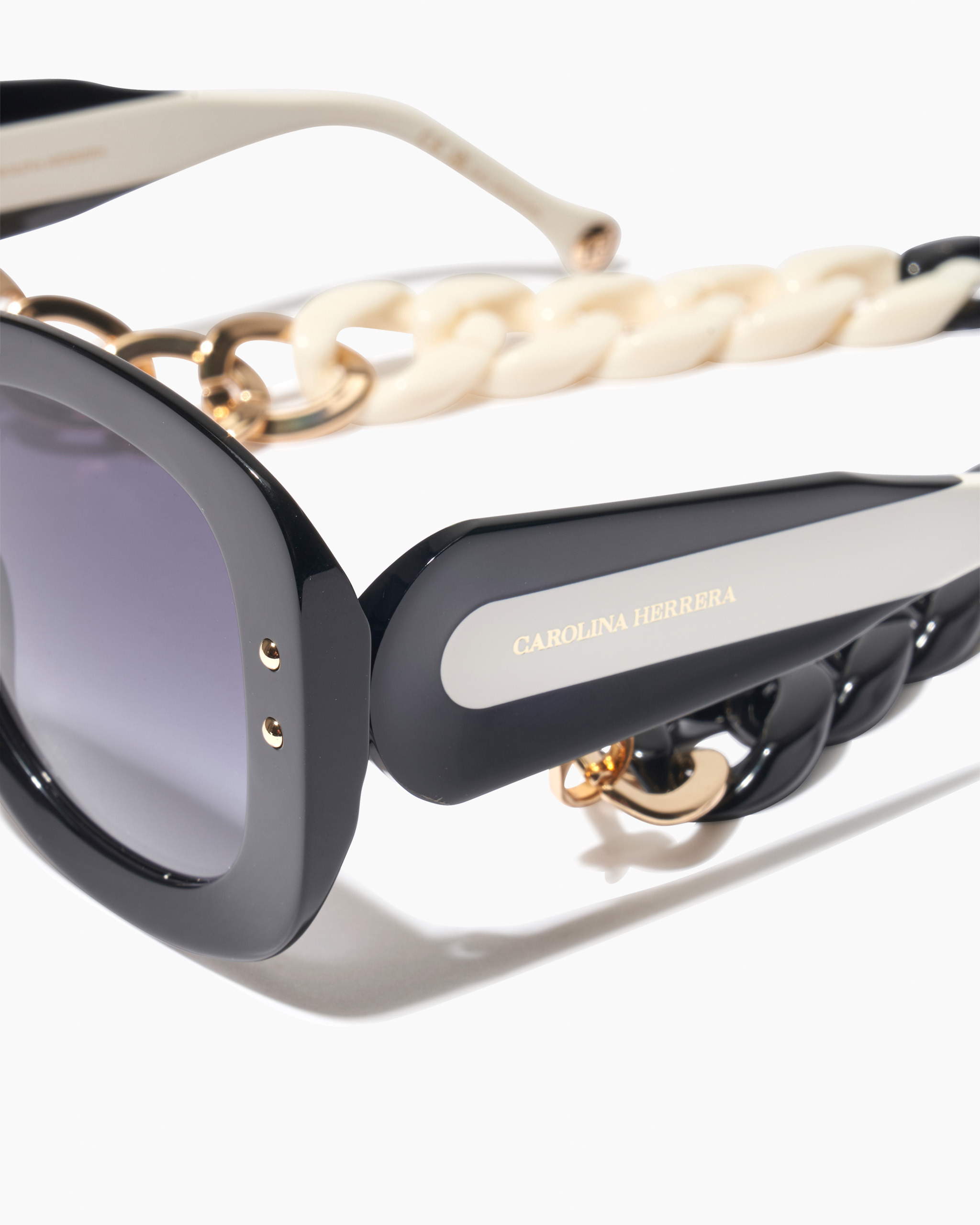 Oversized Sunglasses With Chain - 5