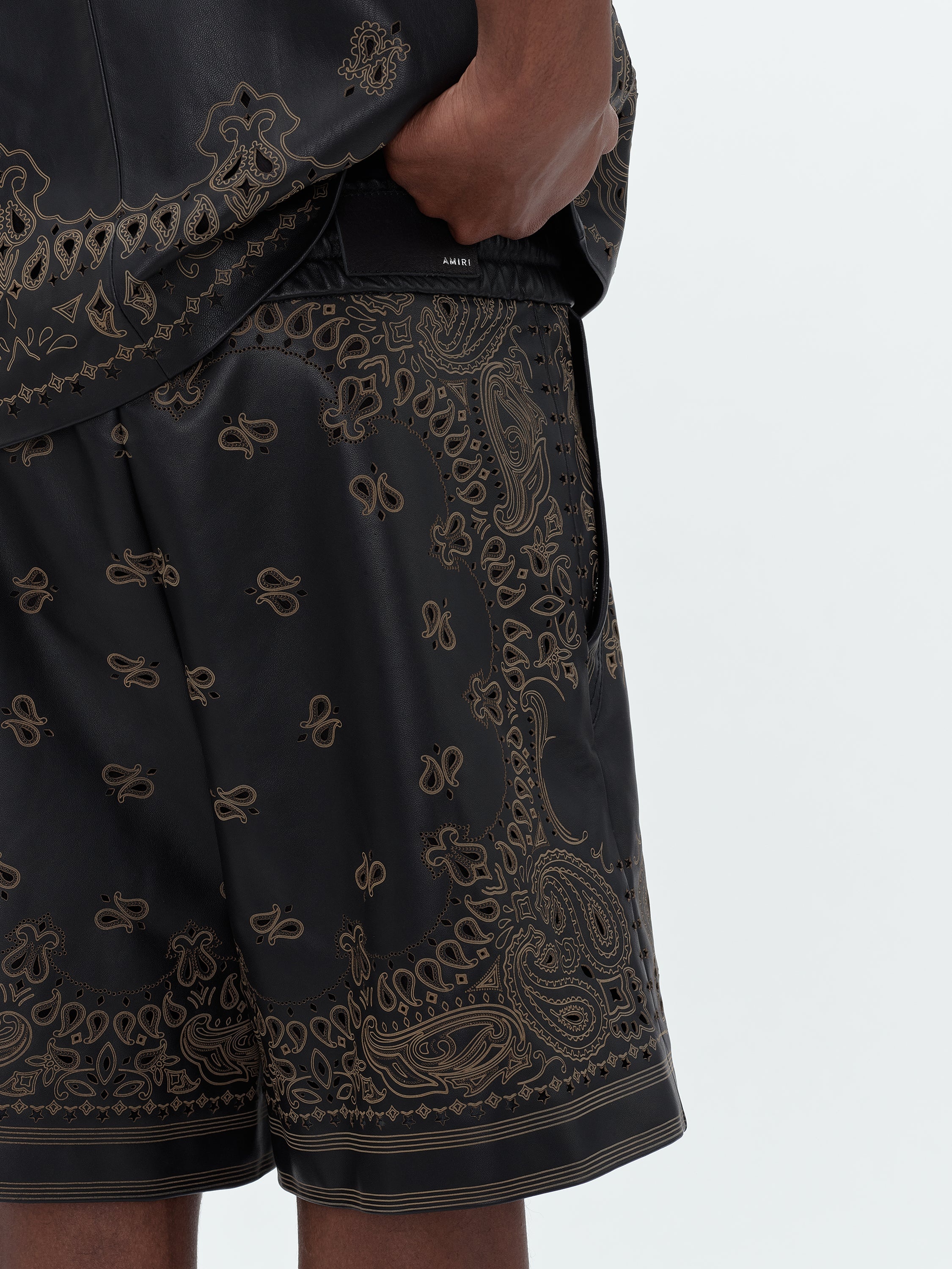 LEATHER BANDANA SHORT - 7