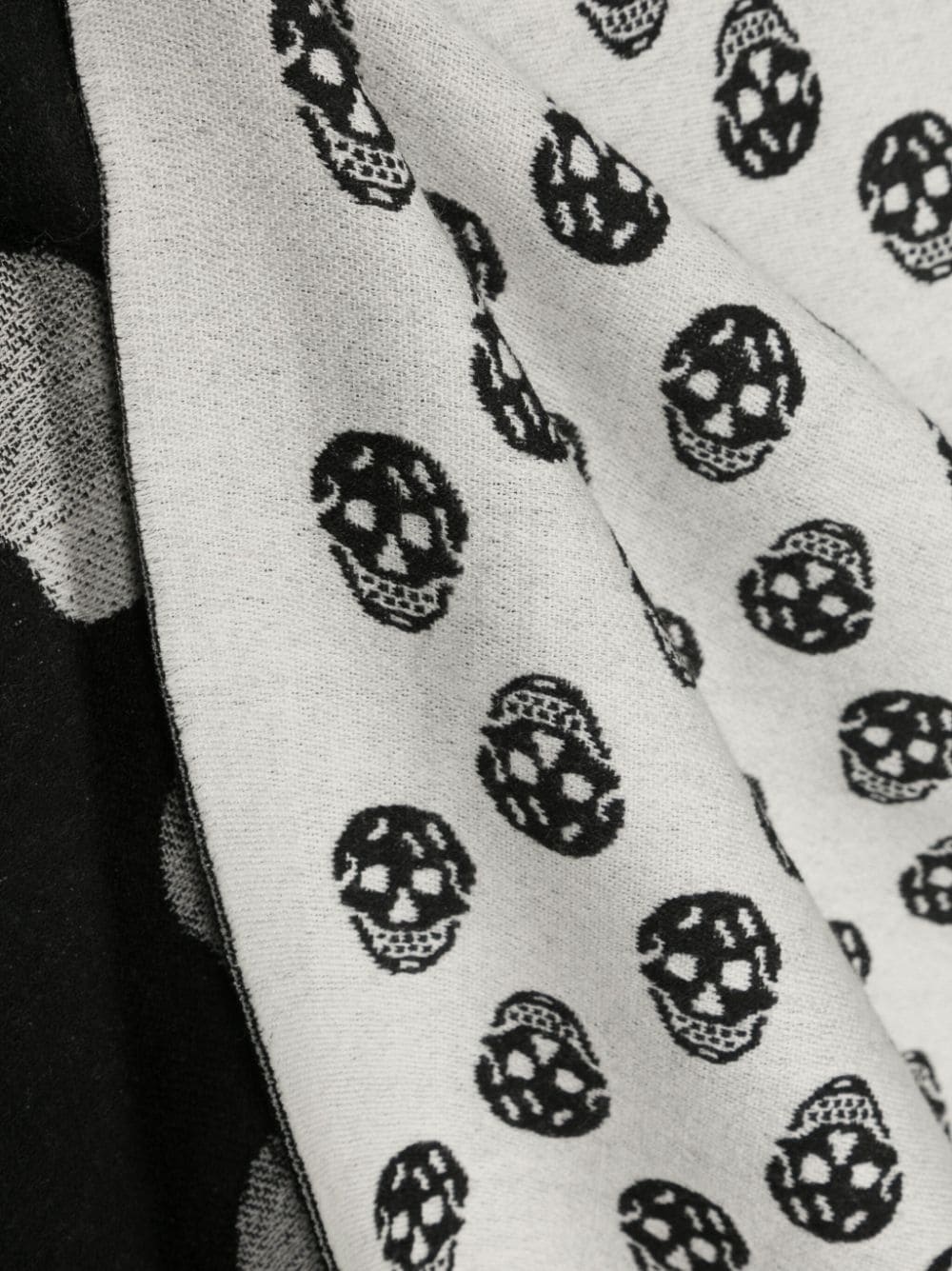 skull-pattern jacquard scarf - 3