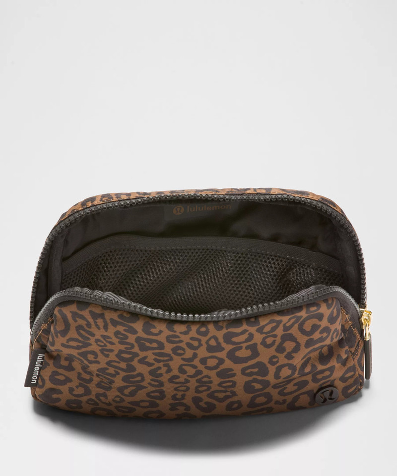 Everywhere Belt Bag 1L 5