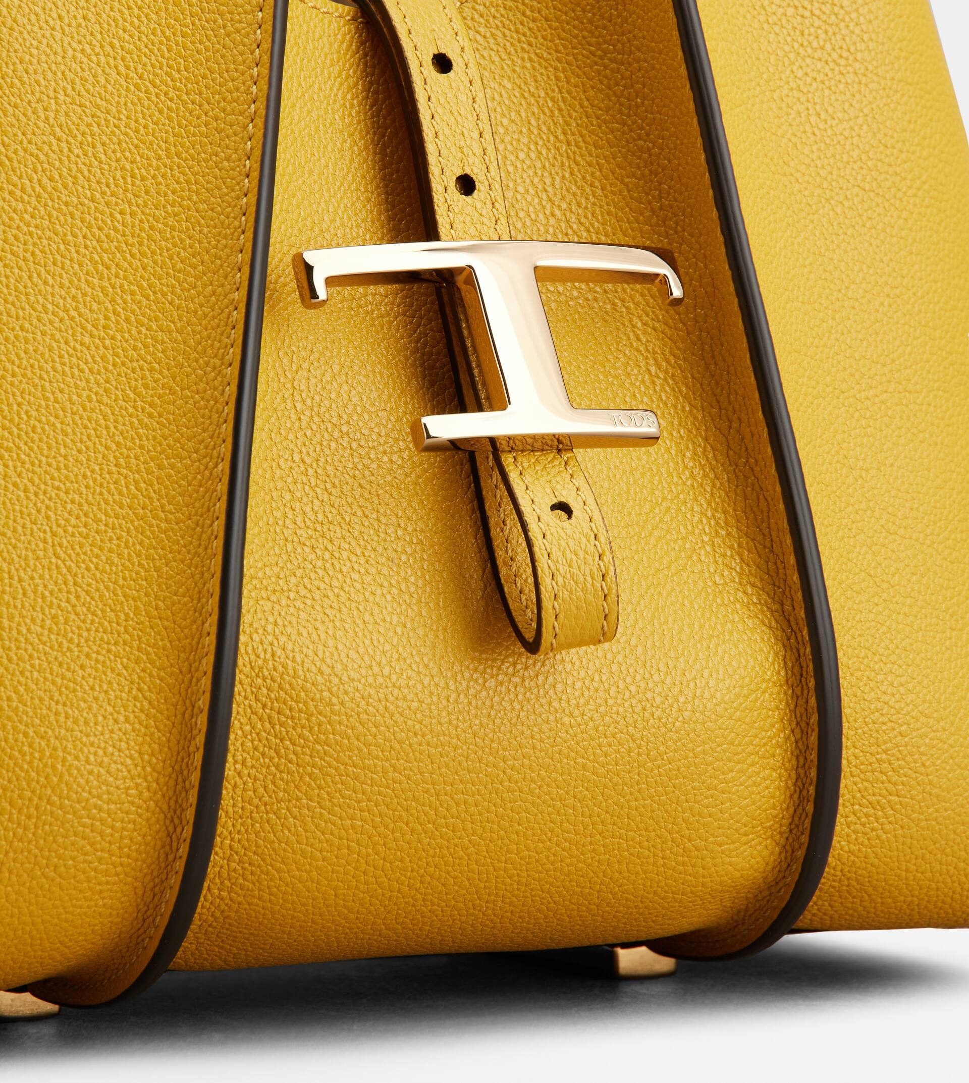 T TIMELESS SHOPPING BAG IN LEATHER MINI - YELLOW - 5
