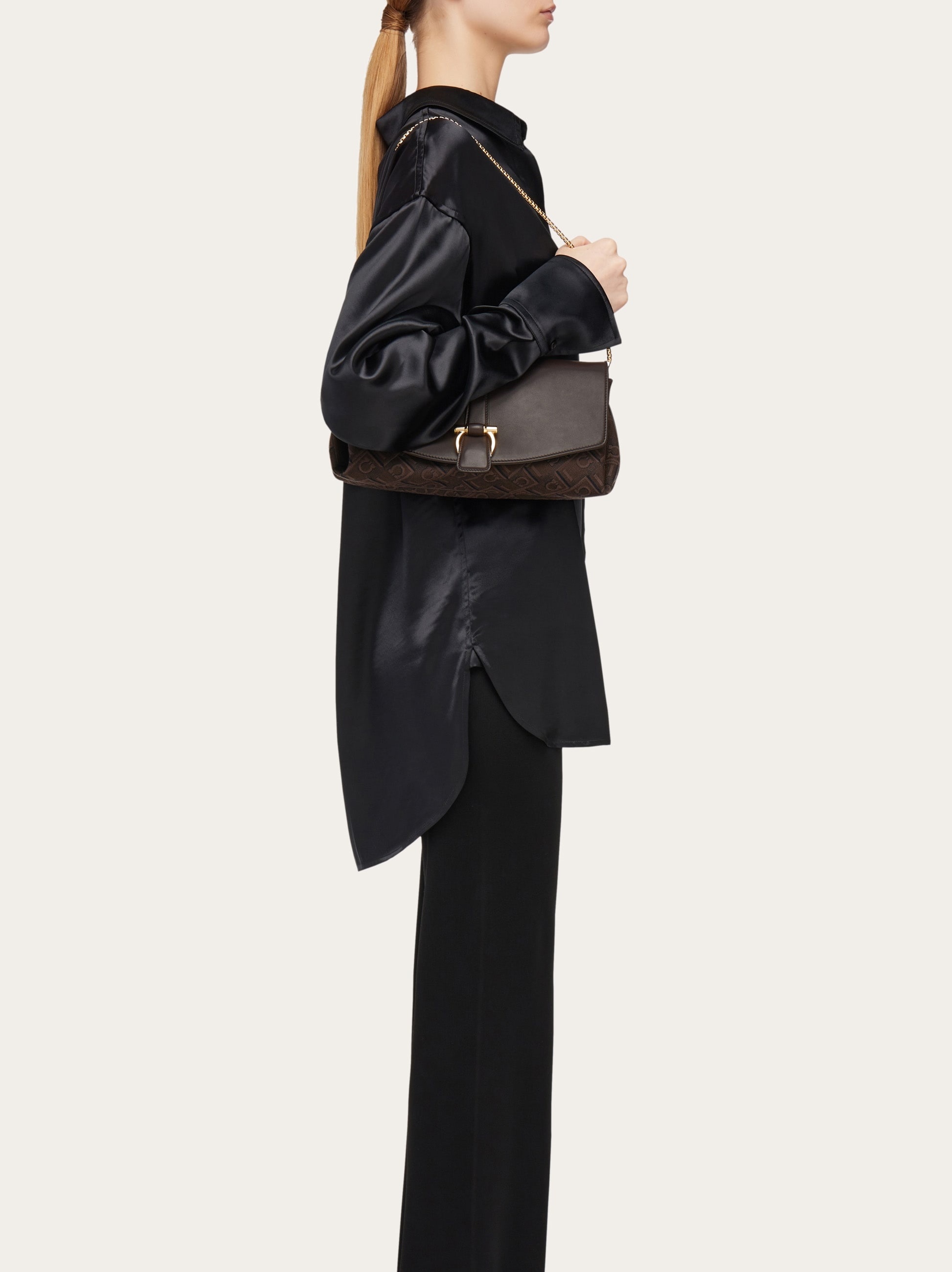 Front flap crossbody bag (M) - 3