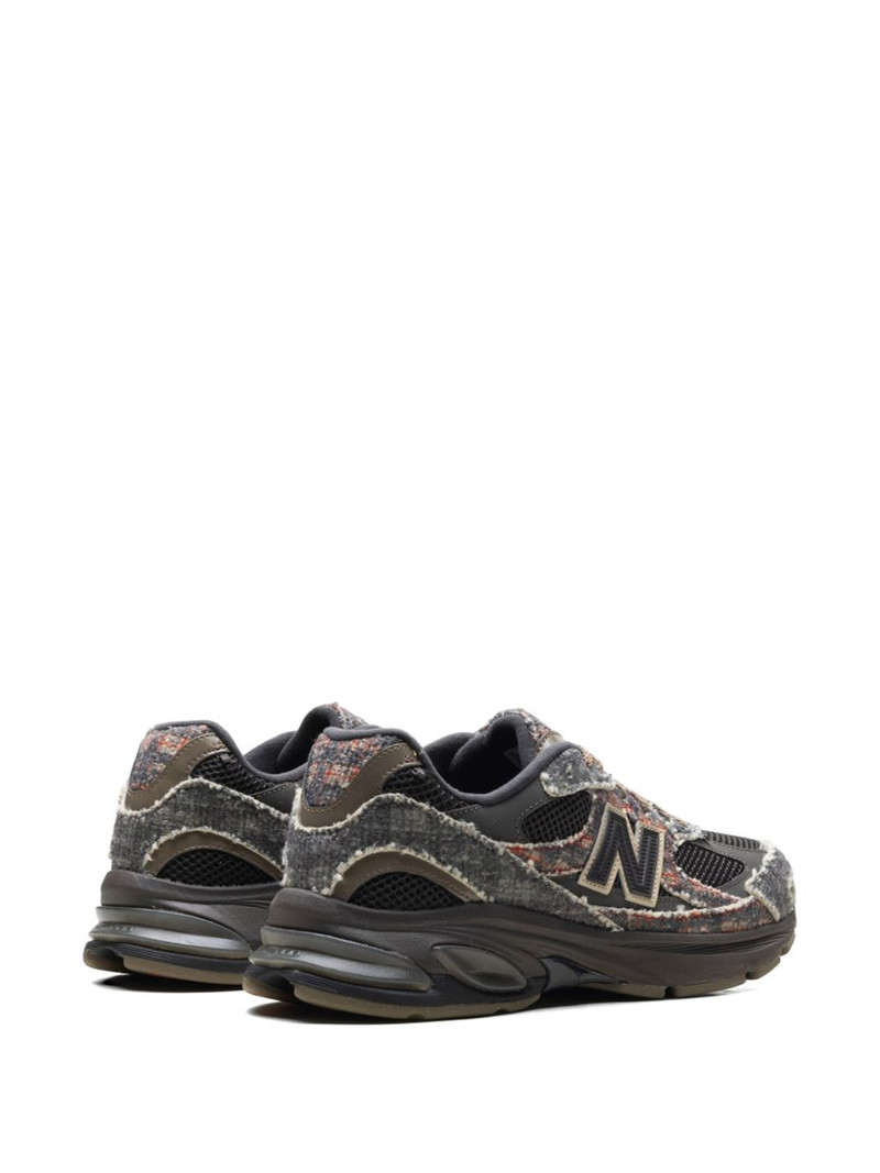 distressed effect low top sneakers 4