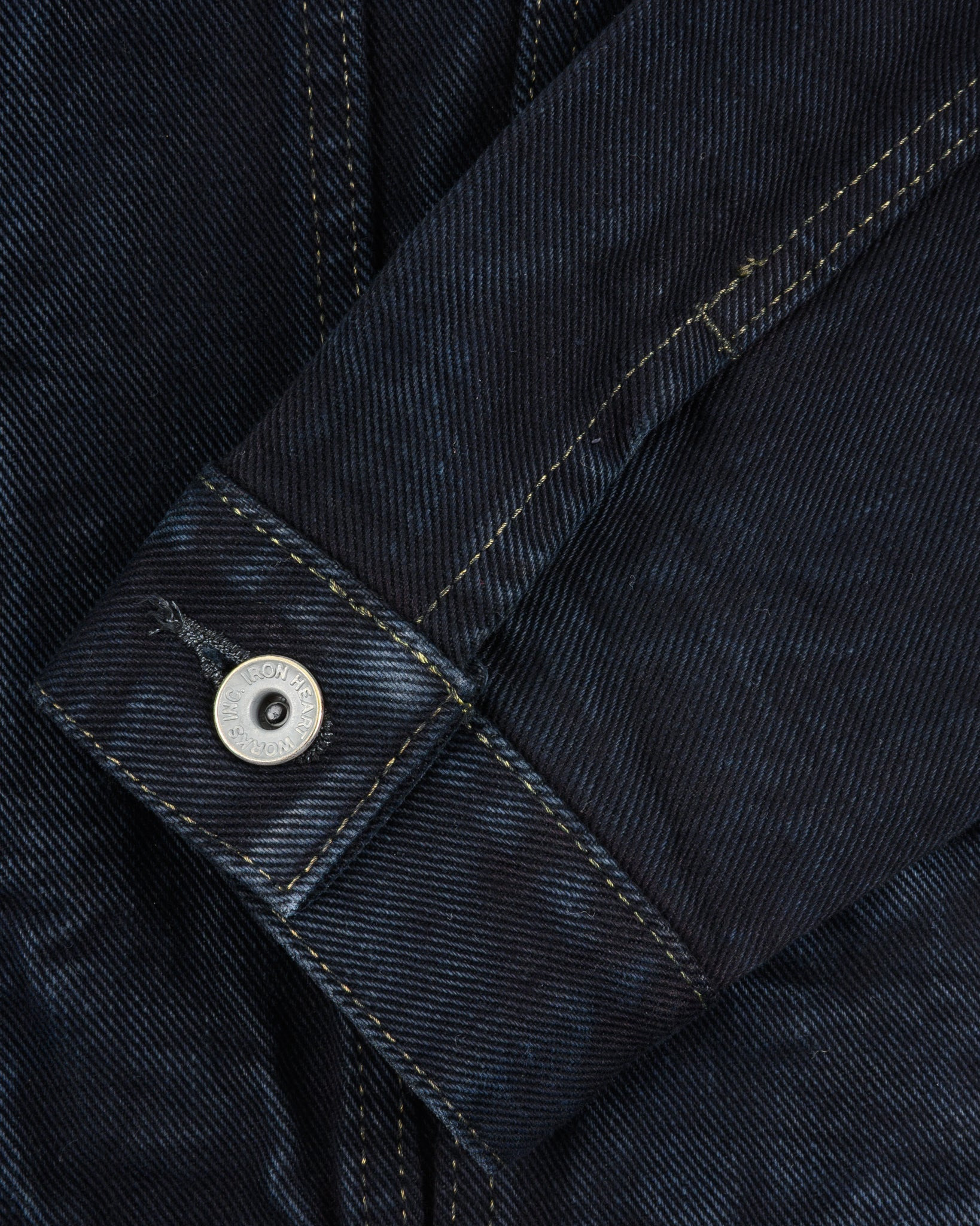 IH-526Lod 19oz Left-Hand Twill Selvedge Denim Type III Jacket -  Indigo Overdyed Black - 9