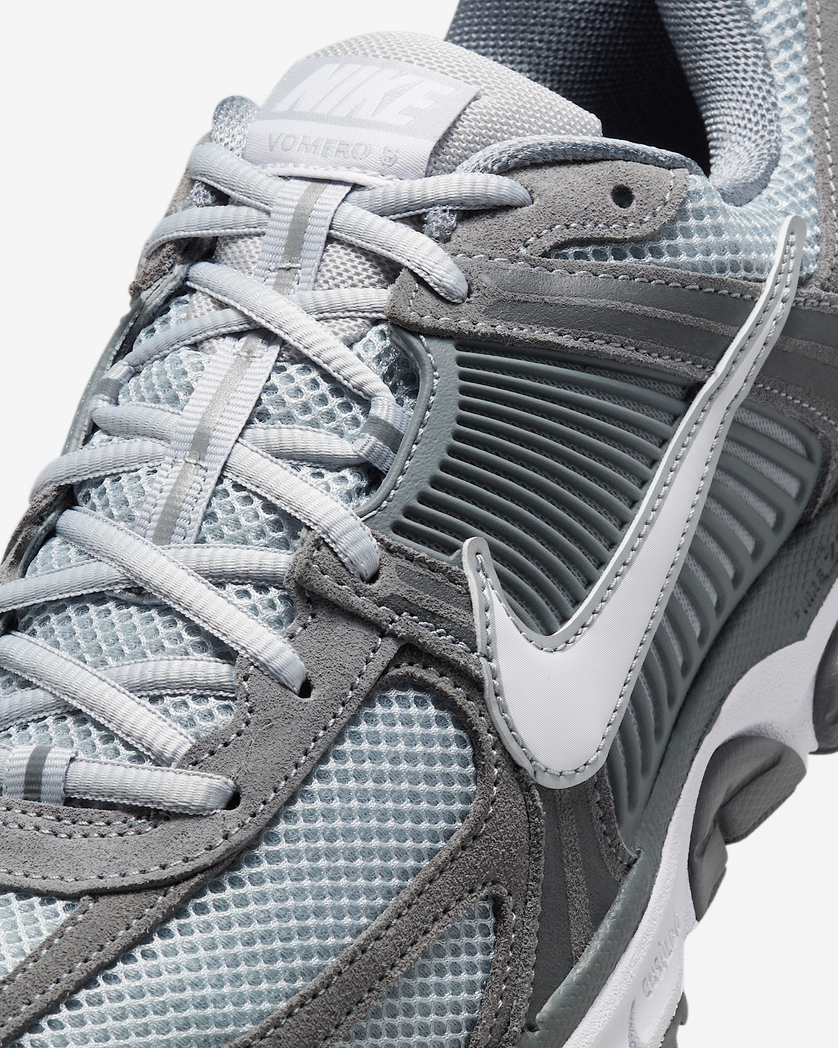 Nike Zoom Vomero 5 Men's Shoes - 7