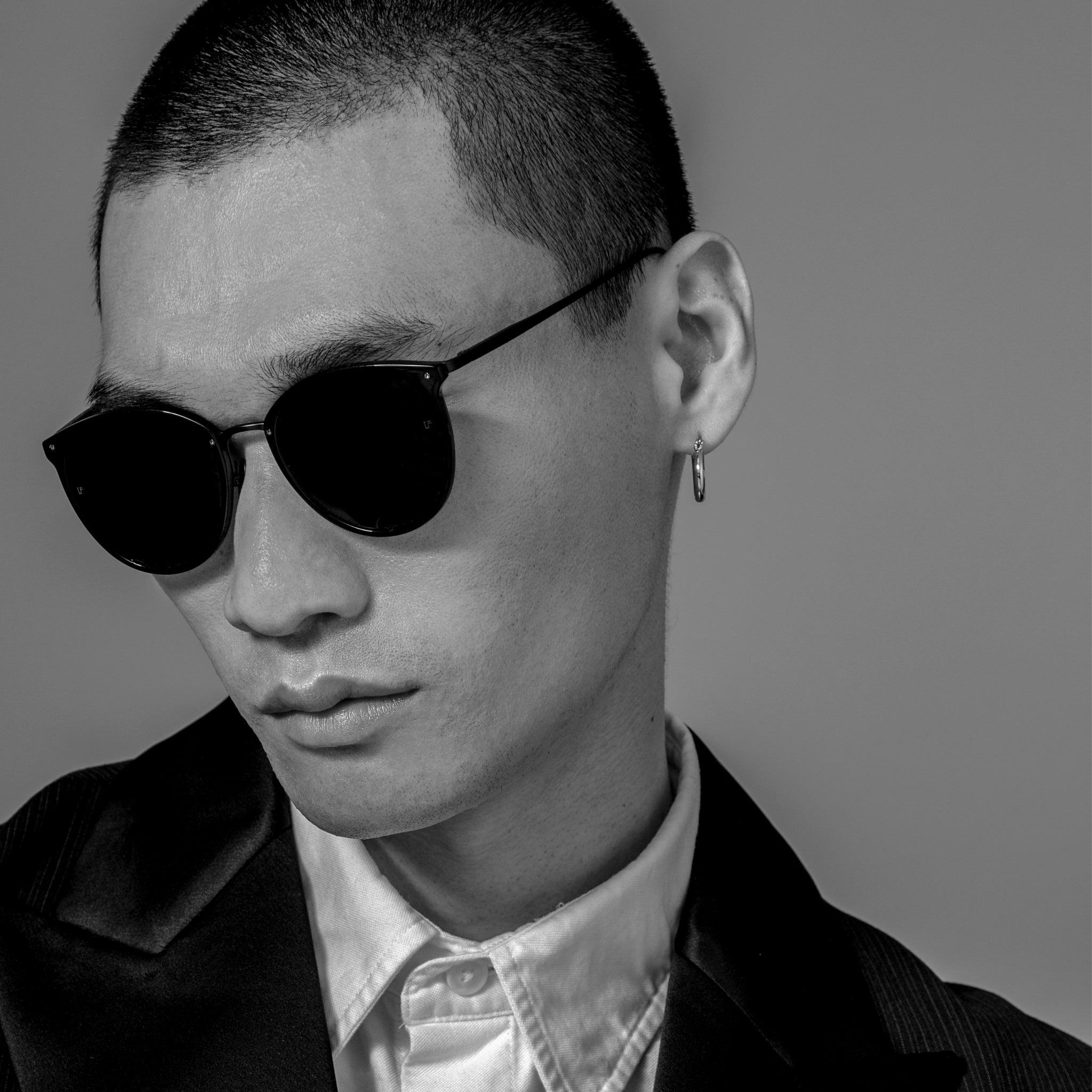 CALTHORPE OVAL SUNGLASSES IN BLACK AND MATT NICKEL - 6