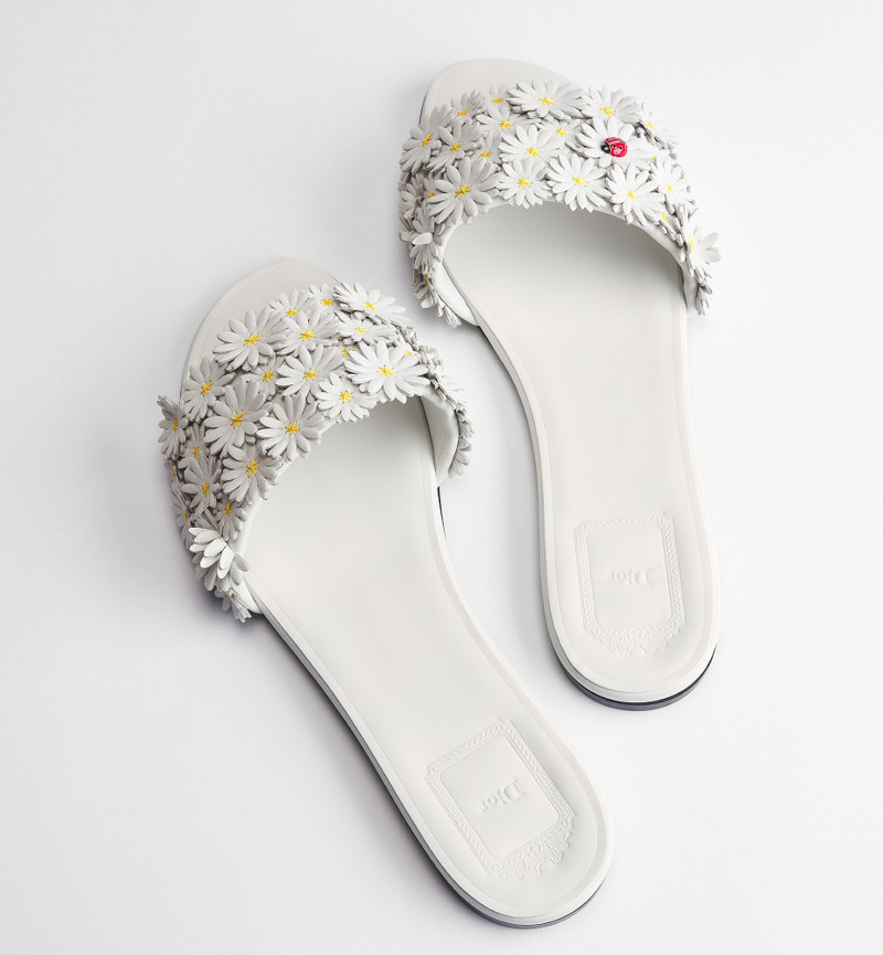Dior Bloom Slide 4