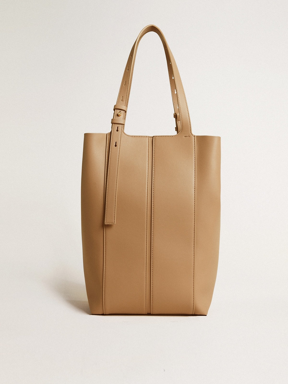 24/7 Bag in cappuccino-colored leather with adjustable handles - 7