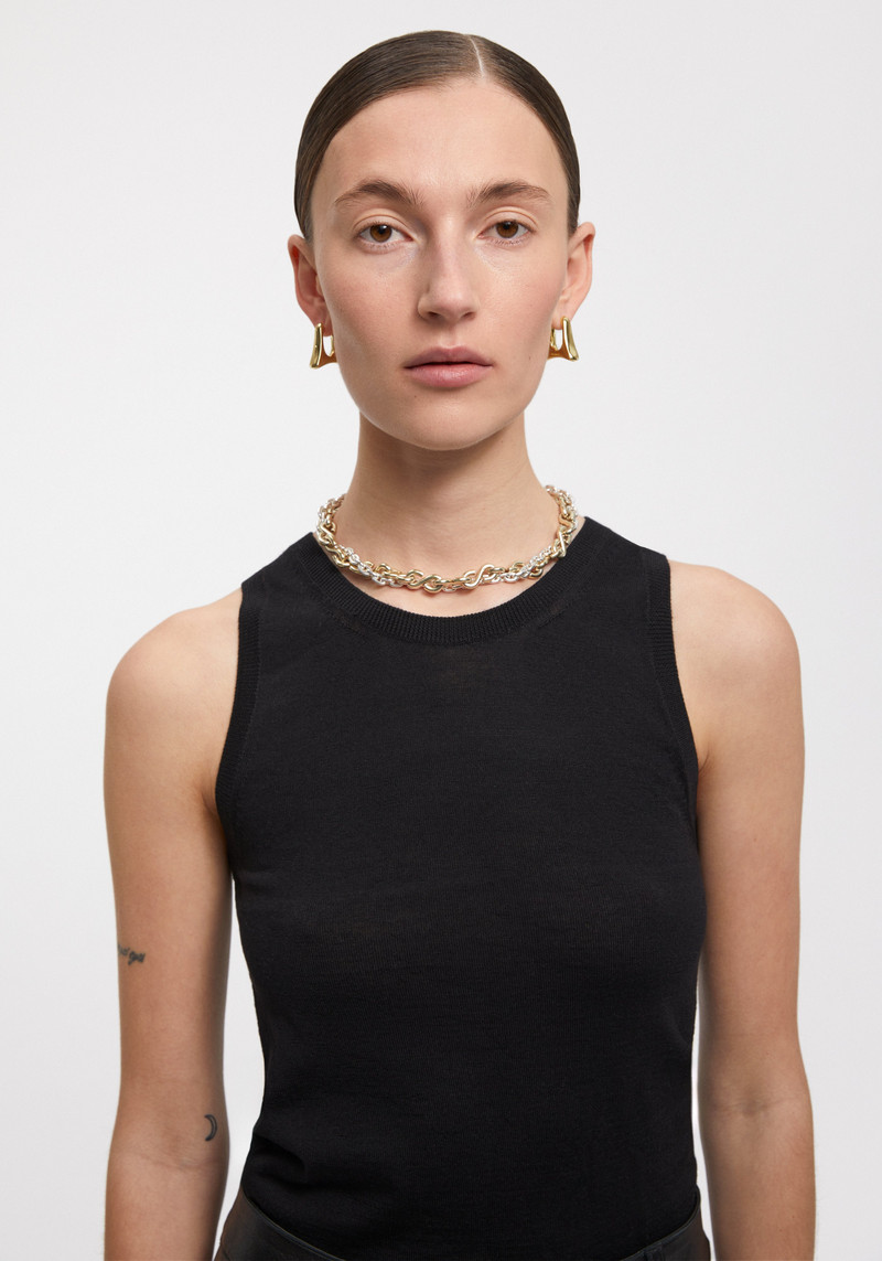 AERON TOMI
Merino wool tank top outlook