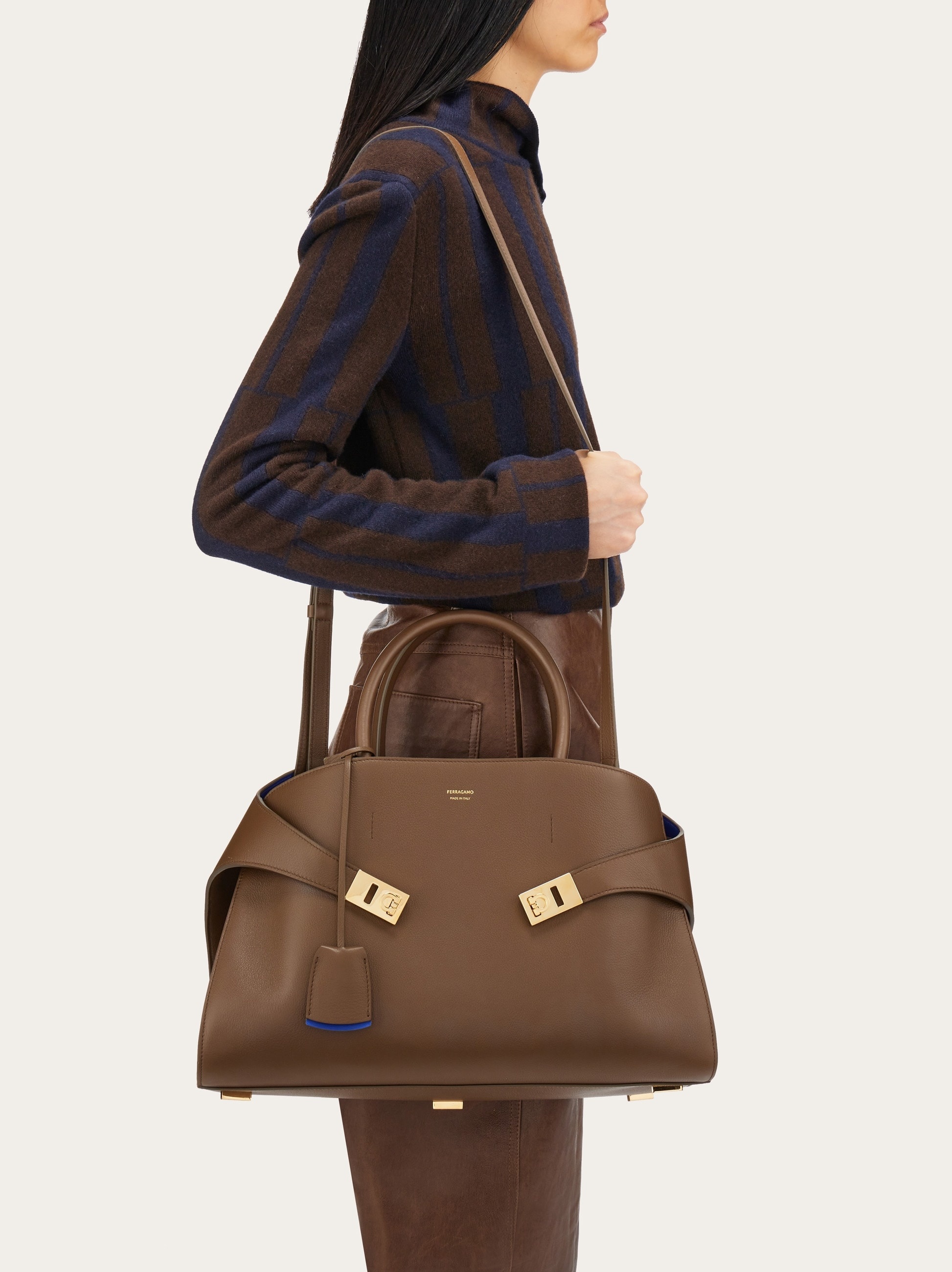 Hug handbag (M) - 3
