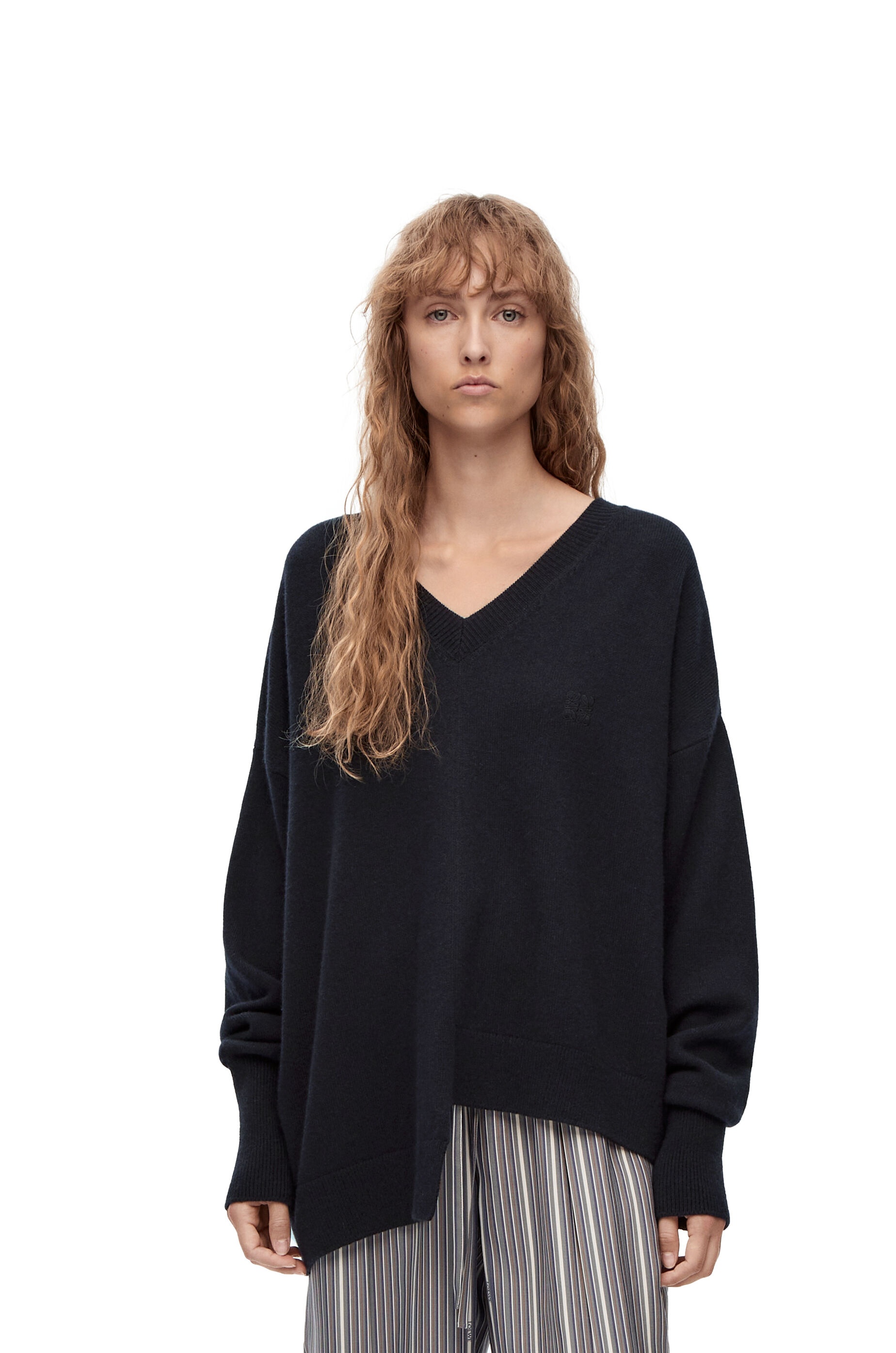 Asymmetric V-neck sweater in cashmere - 3