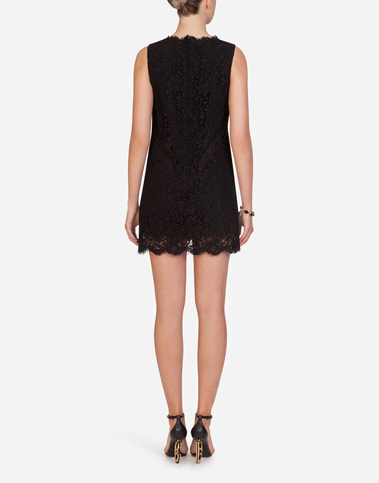 Short sleeveless lace dress - 2
