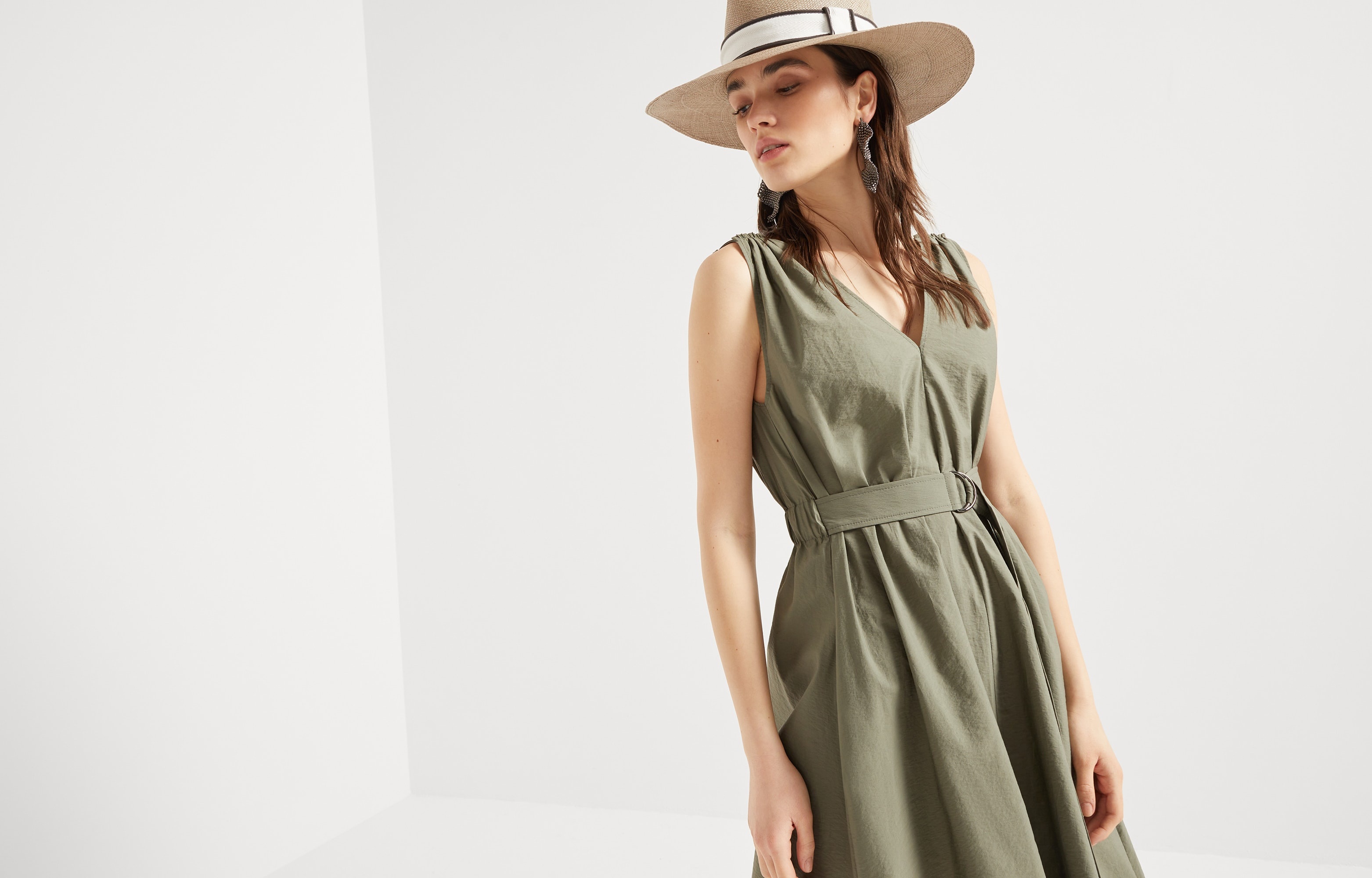 Techno cotton poplin belted dress with precious shoulder detail - 6