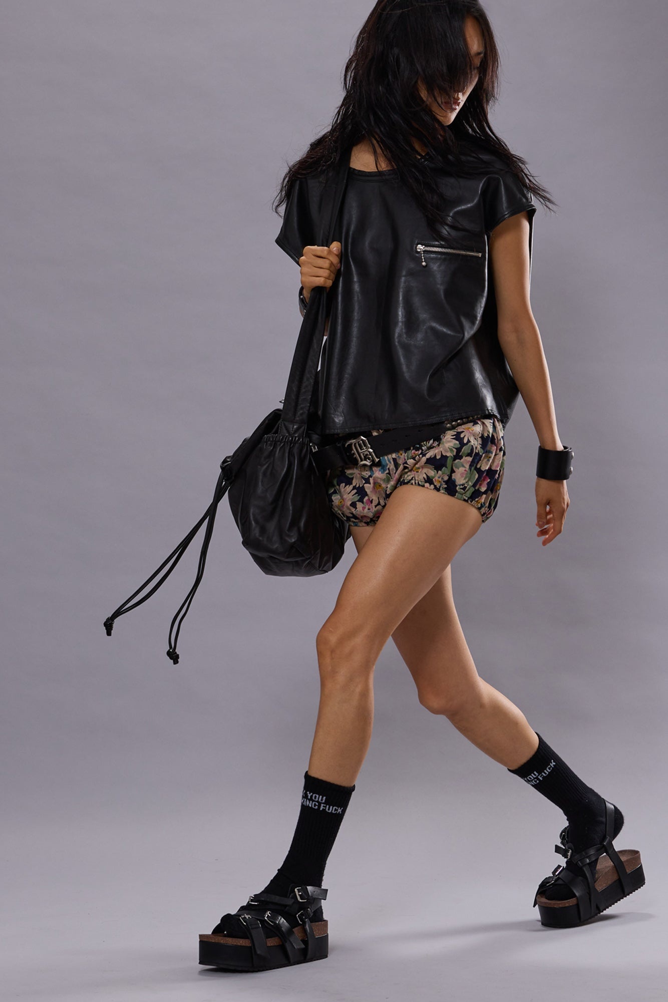 SLEEVELESS LEATHER CREWNECK - 2