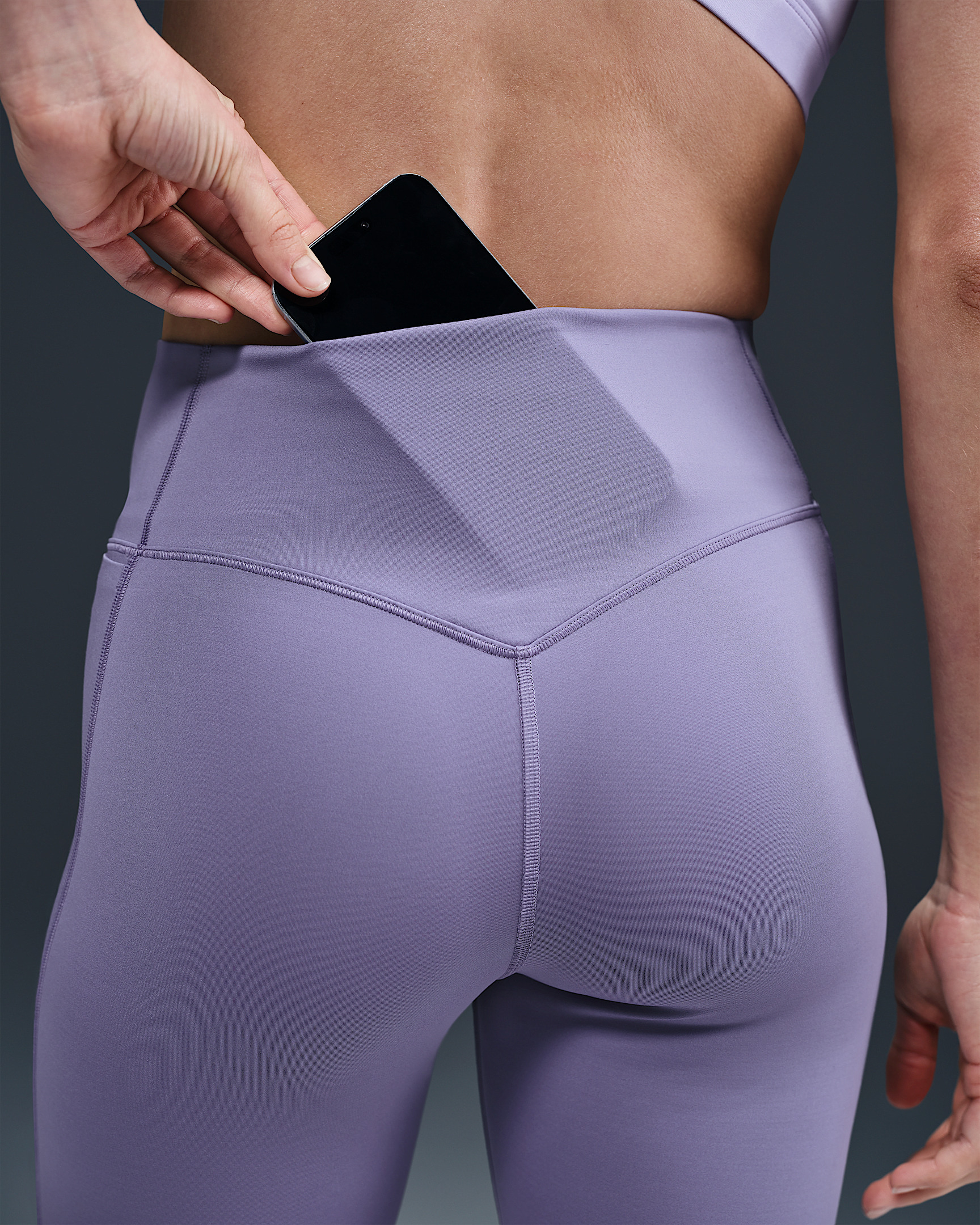 Nike Universa Women's Medium-Support High-Waisted 7/8 Leggings with Pockets - 6