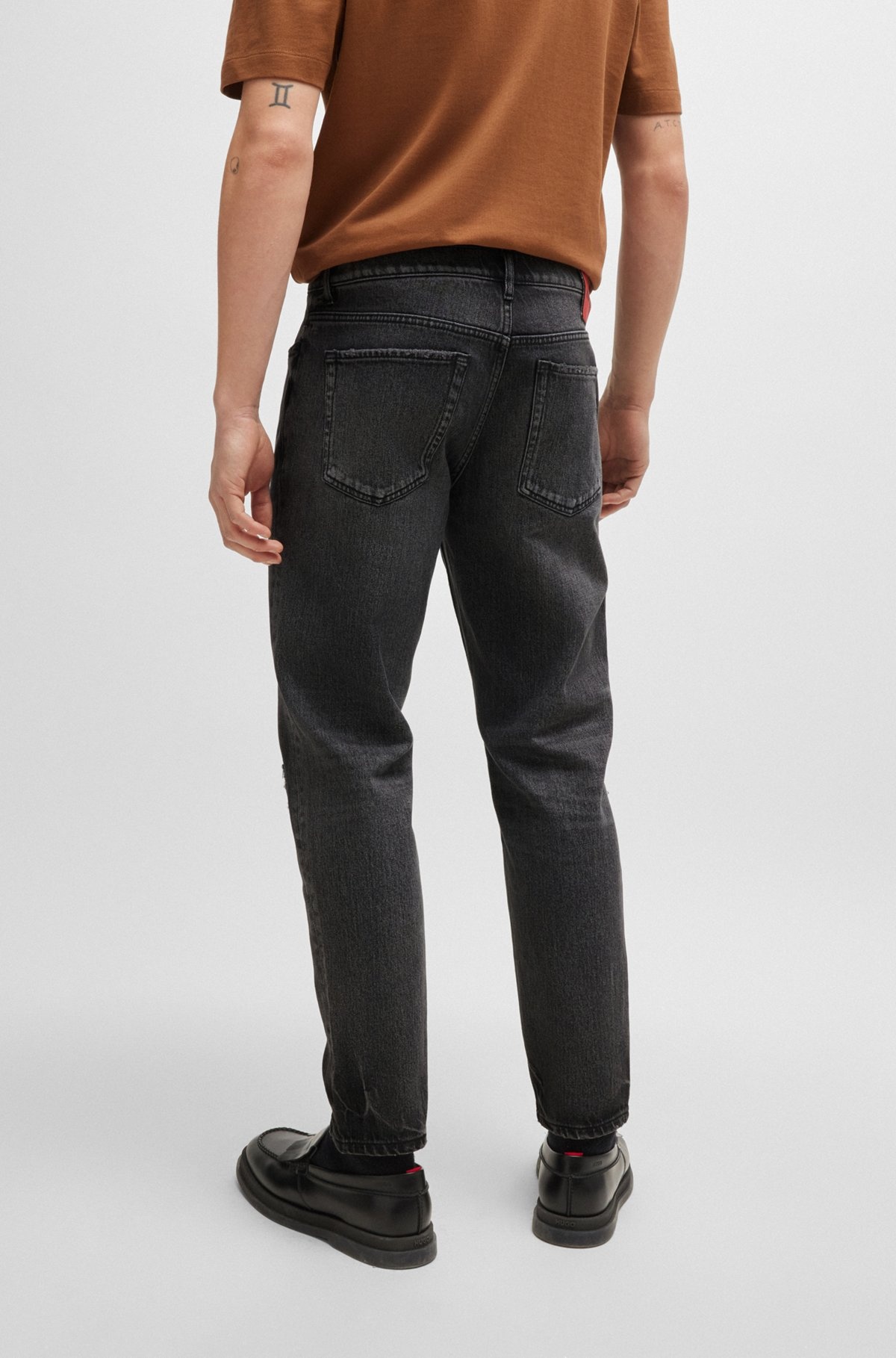 TAPERED-FIT JEANS IN BLACK DISTRESSED DENIM - 4