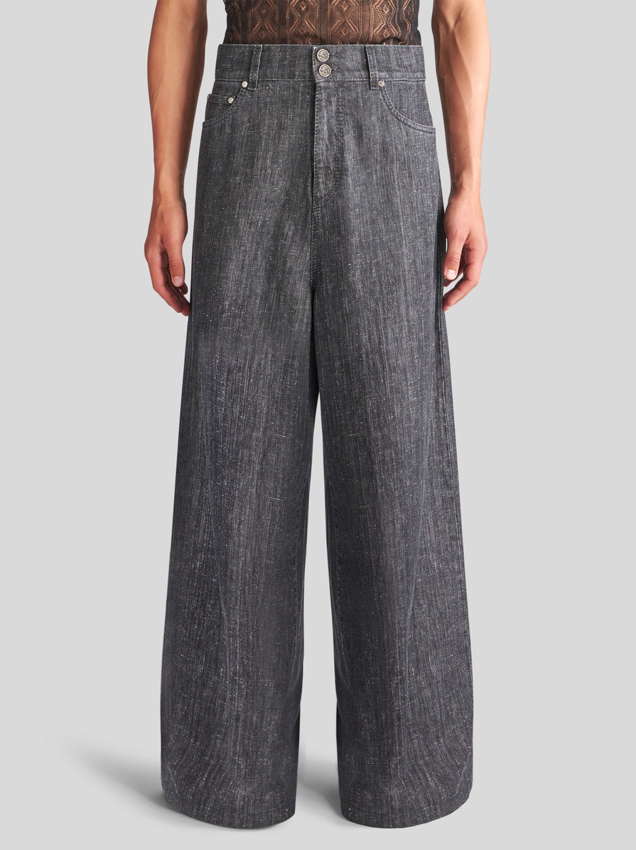 HIGH-WAIST JEANS WITH PATCHES - 3