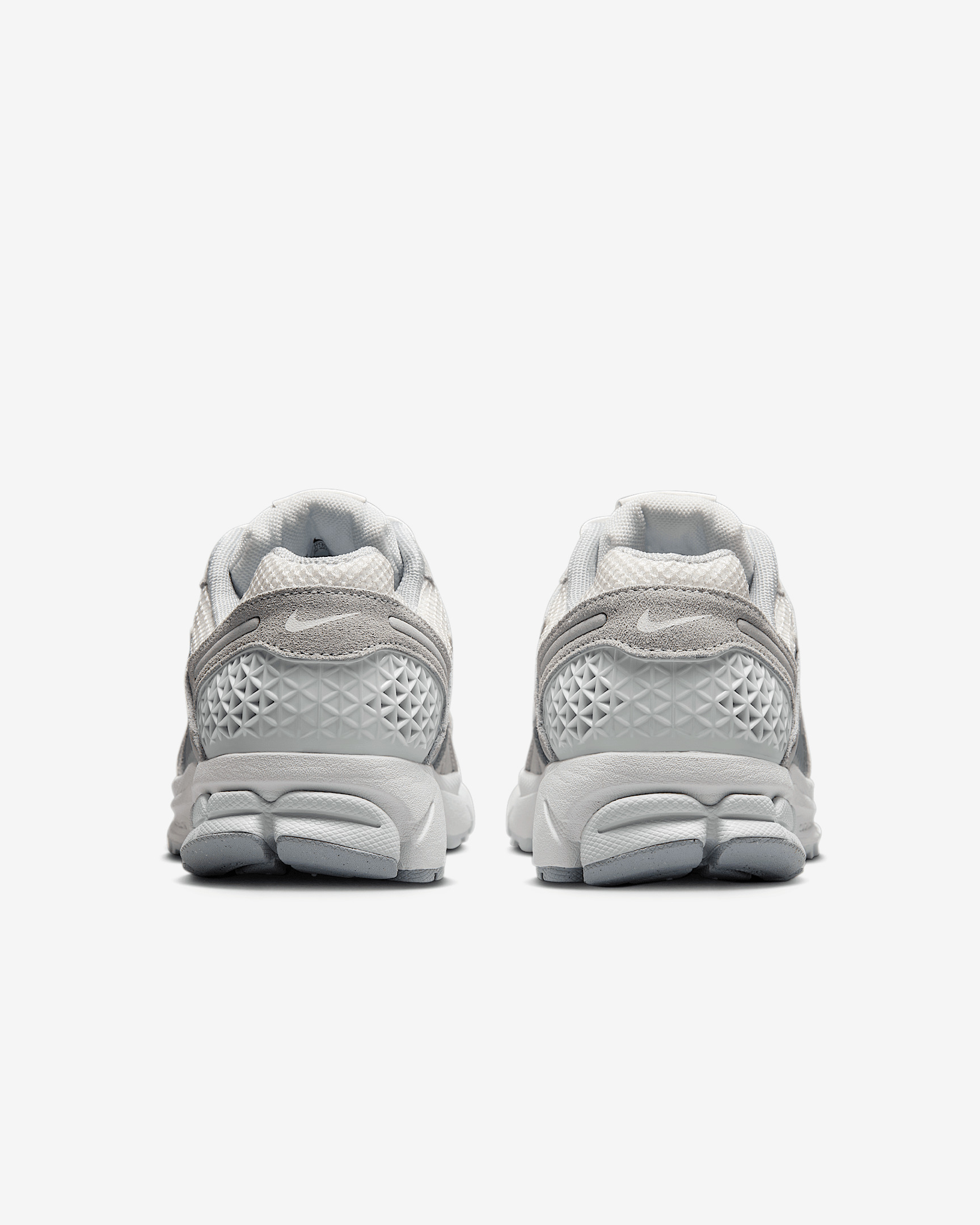 Nike Zoom Vomero 5 Women's Shoe - 6