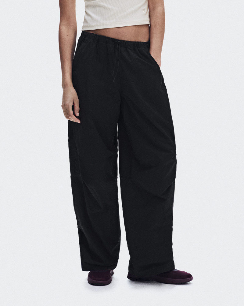 On Parachute Pants outlook