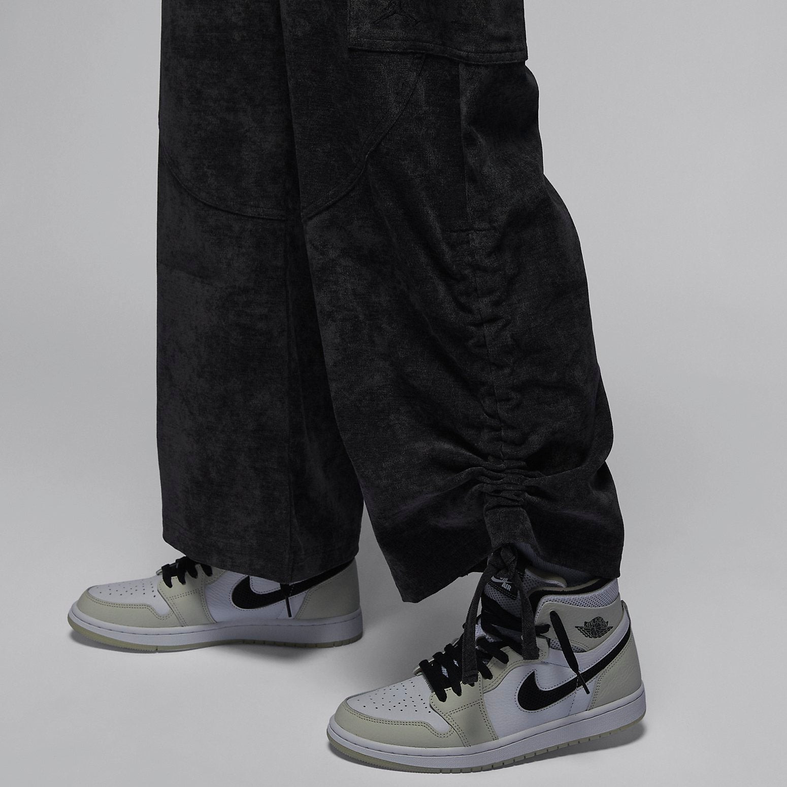 (WMNS) Air Jordan Chicago Corduroy Pants 'Black' FD8210-010 - 3