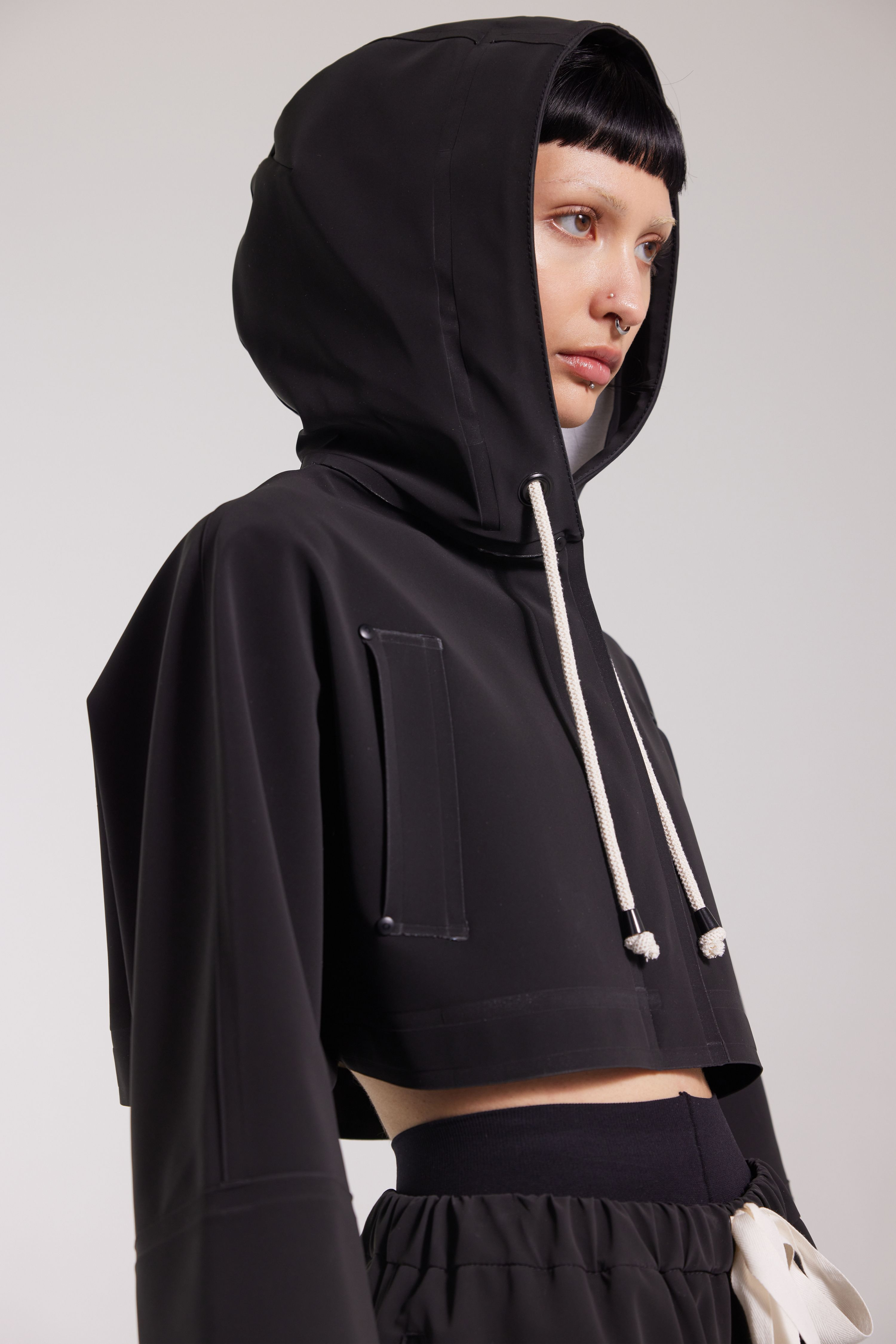 Lilla Tre Matte Raincoat Black - 3