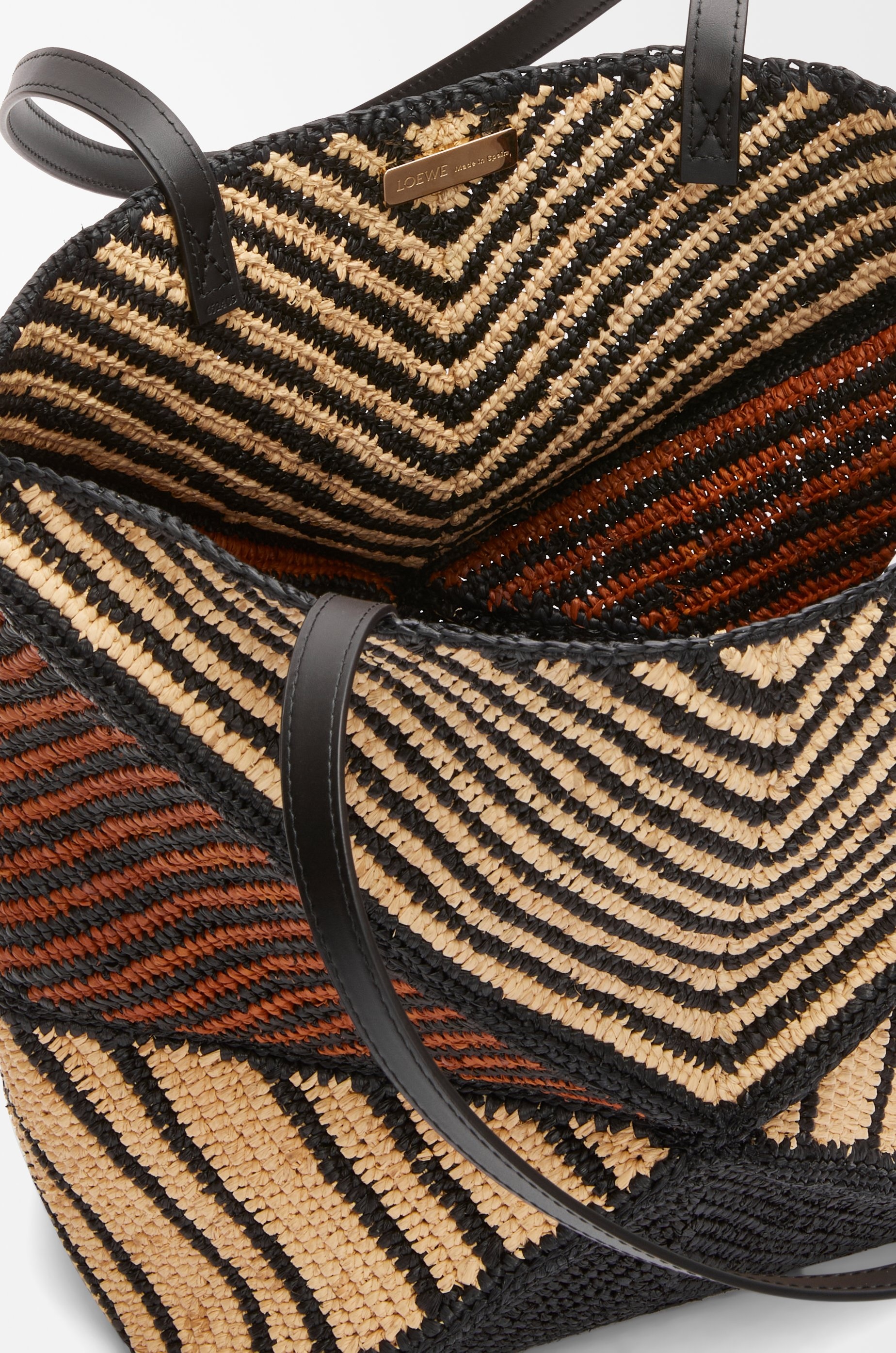 Puzzle Fold Tote in raffia - 10