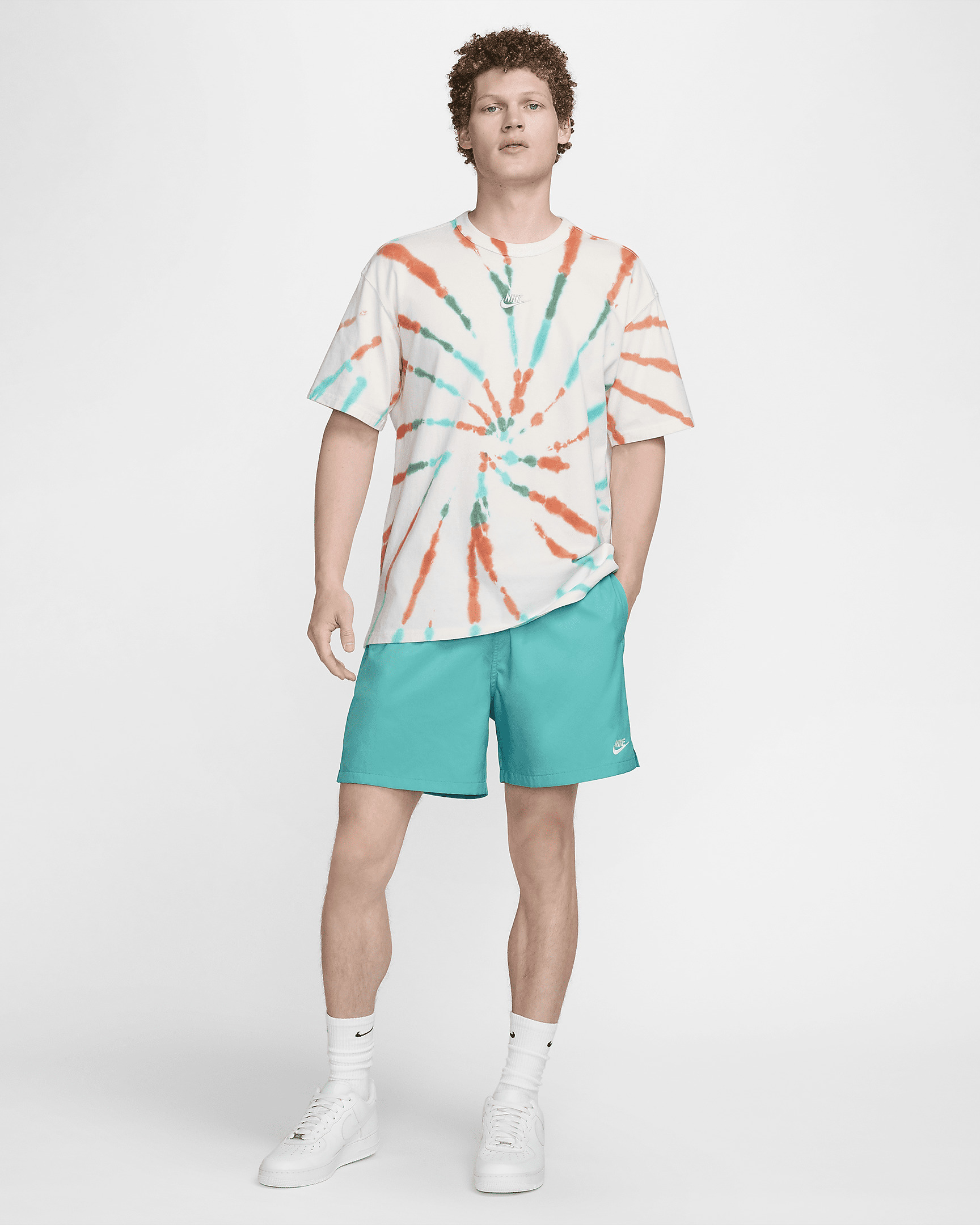 Nike Club Men's Woven Flow Shorts - 7