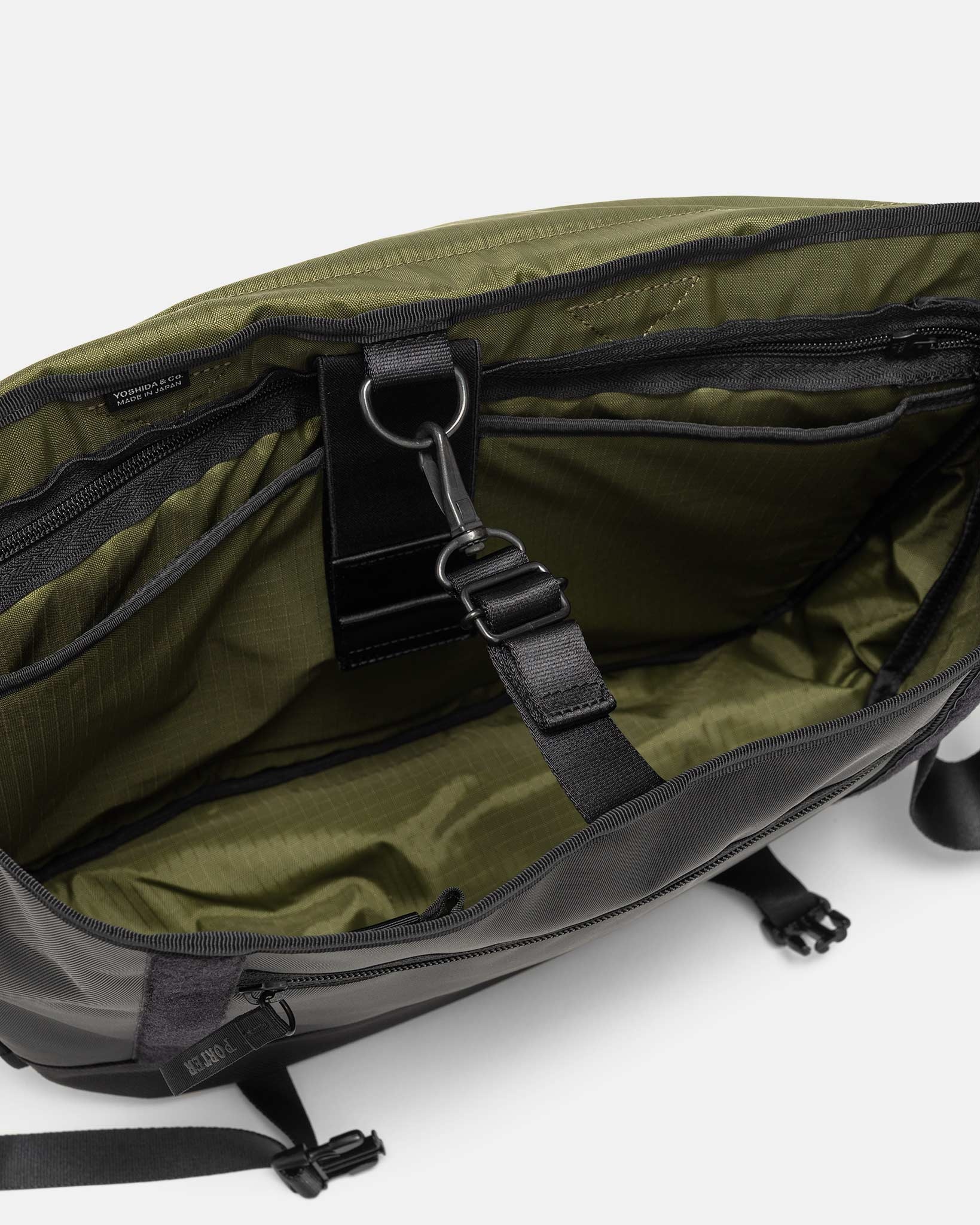 Things Messenger Bag Black - 5