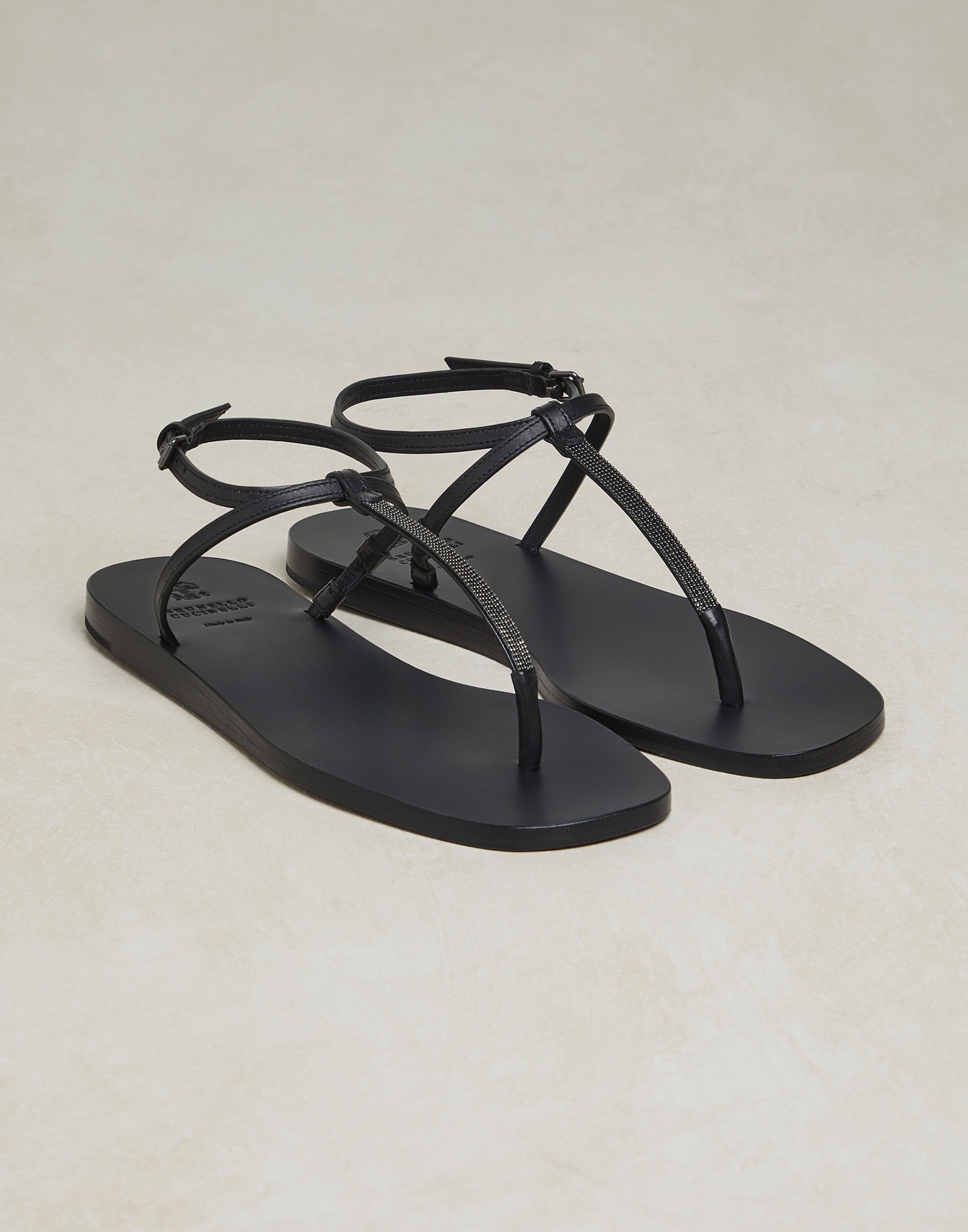 Matte calfskin sandals with shiny strap - 2