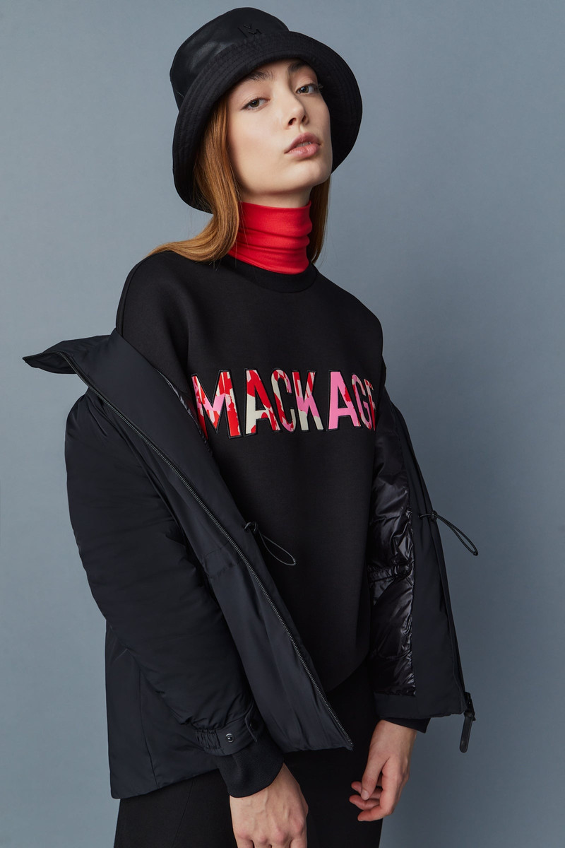 BENNET Leather bucket hat with metal logo 3