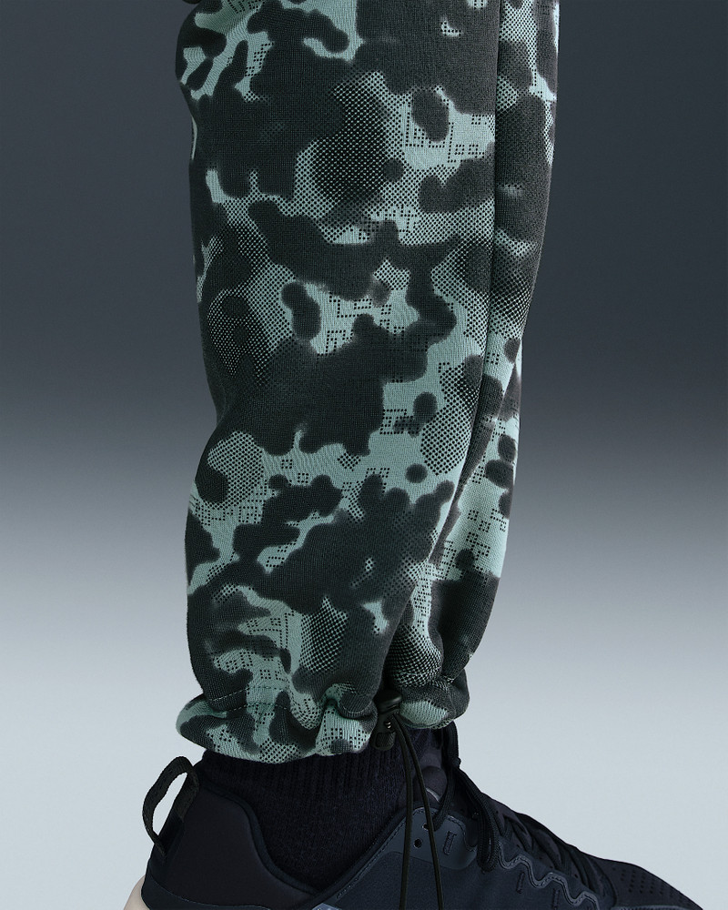 Nike Tech Men's Open-Hem Fleece Camo Pants 6