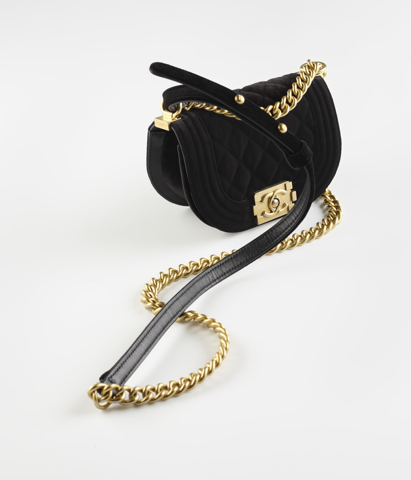 CHANEL Mini BOY CHANEL Messenger Bag outlook