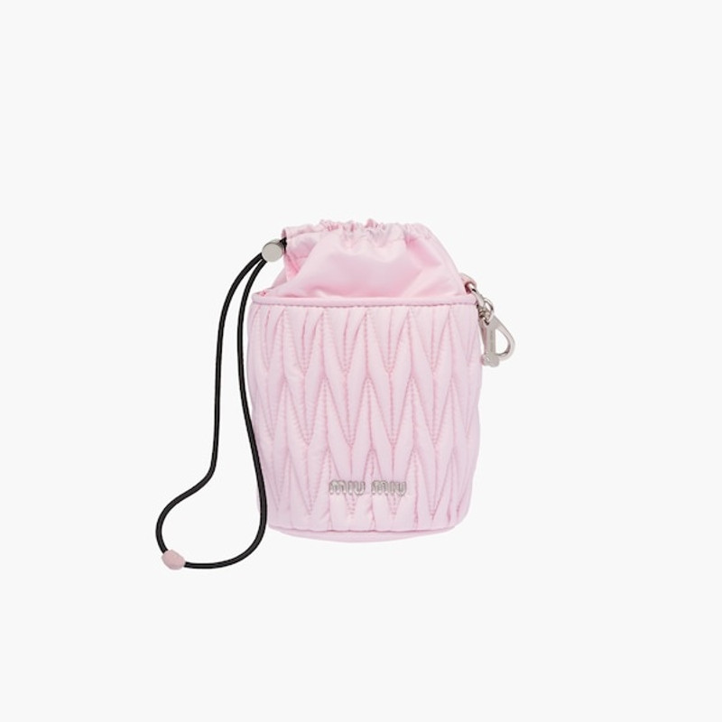 Fabric dry kibble pouch 3