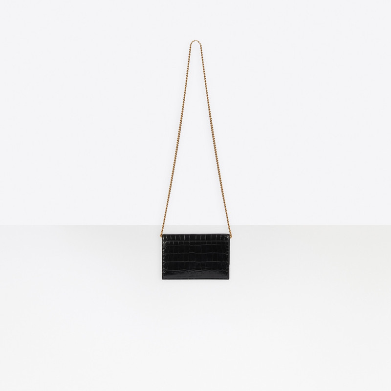 Sharp Clutch on Chain 4