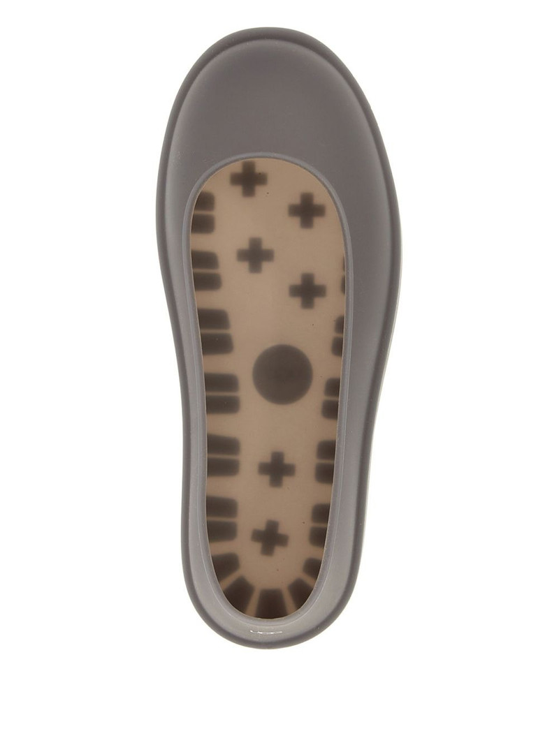 UGG rubber platform shoe outlook