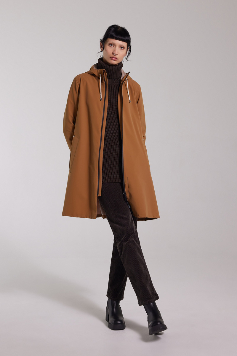 Stutterheim Mosebacke Lightweight Matte Zip Raincoat Cognac outlook
