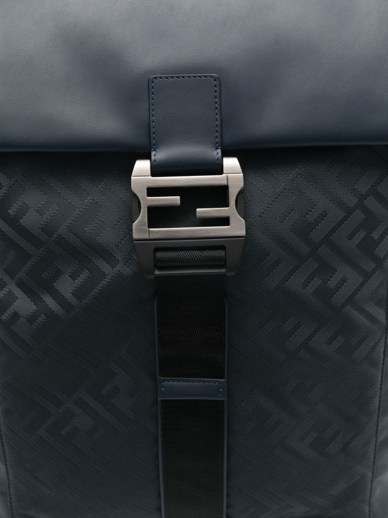 Flux backpack 4