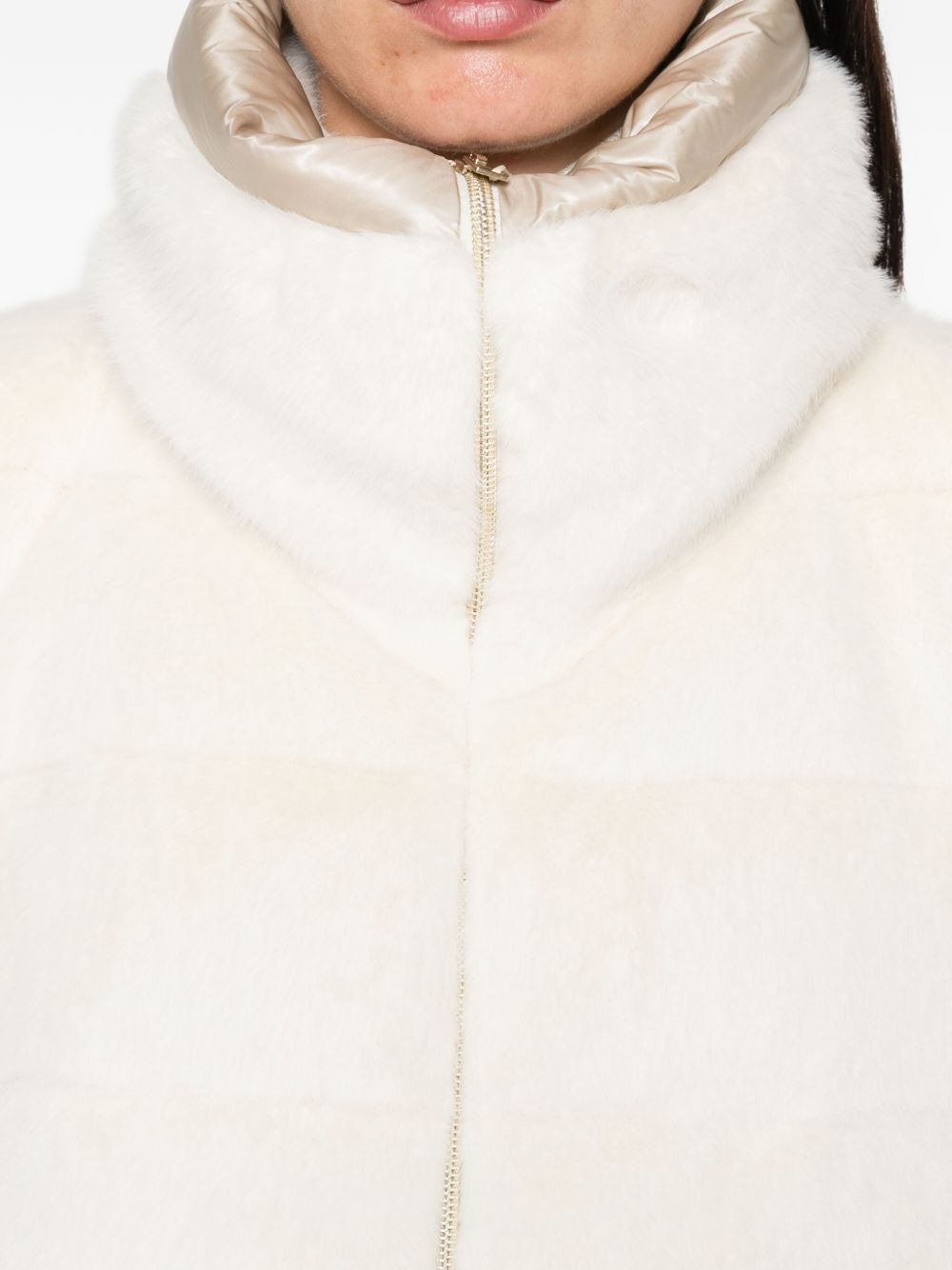 faux-fur sleeveless gilet - 5