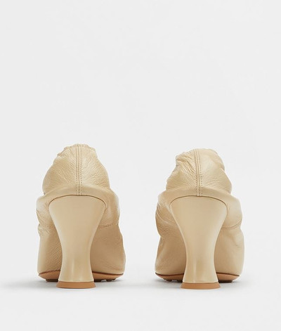 Bottega Veneta ALMOND PUMPS outlook