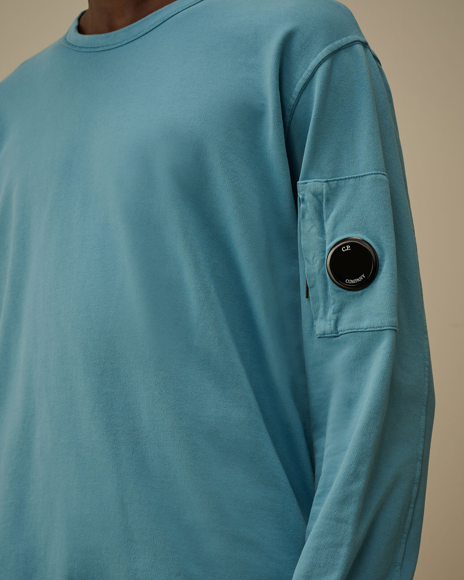 Light Fleece Crewneck Lens Sweatshirt - 5