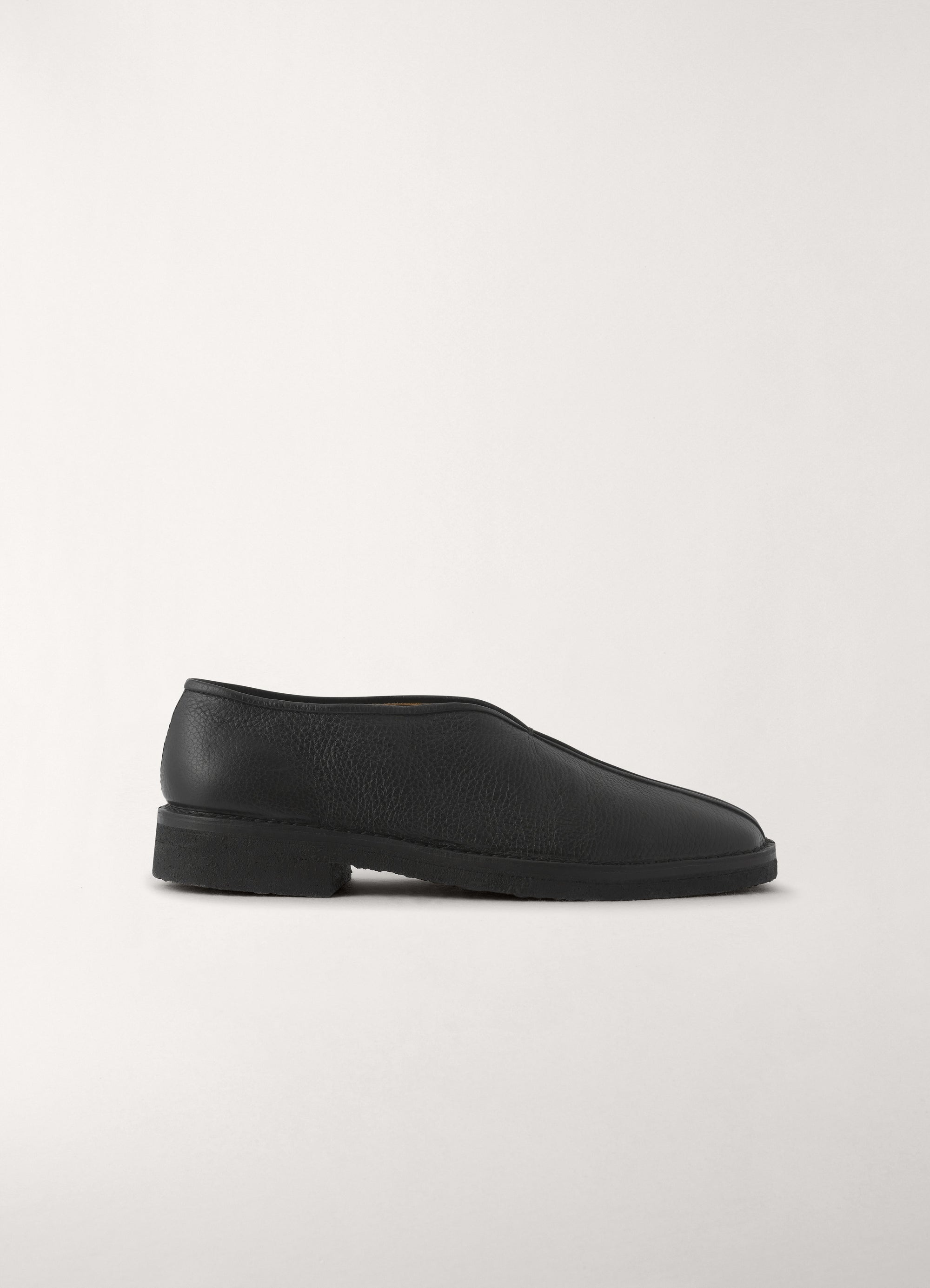 PIPED SLIPPERS
GRAINED CALF LEATHER - 1