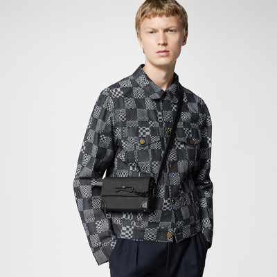 Louis Vuitton Steamer Wearable Wallet outlook