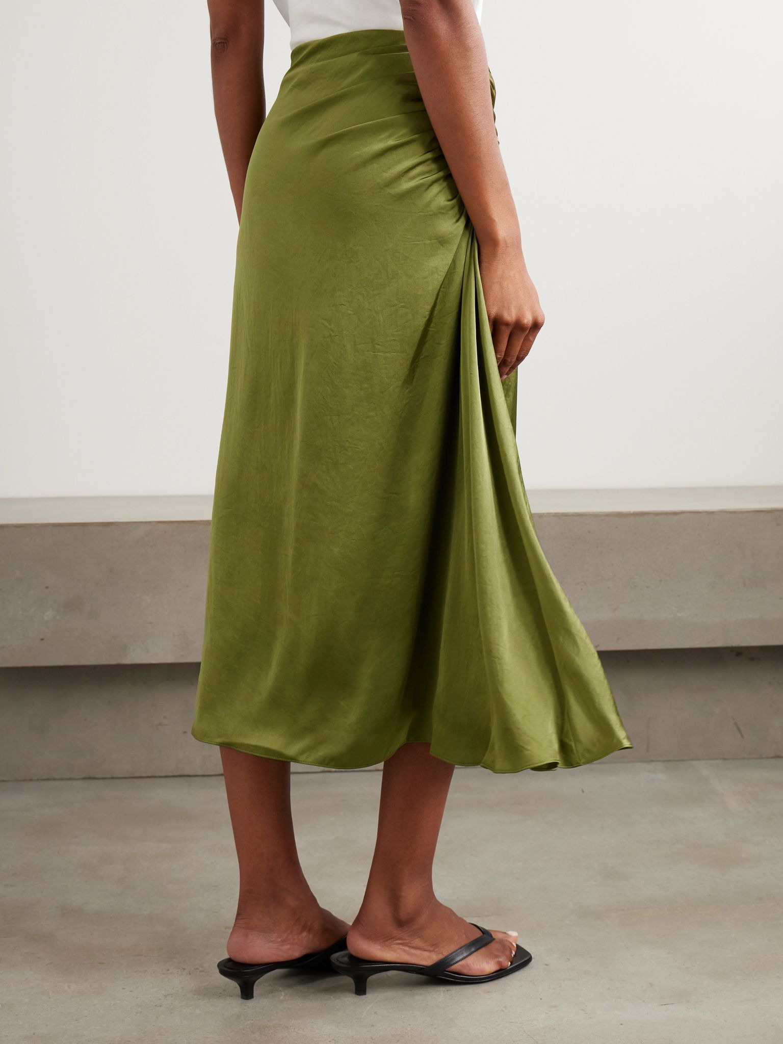 Ruched satin midi skirt Green - 3
