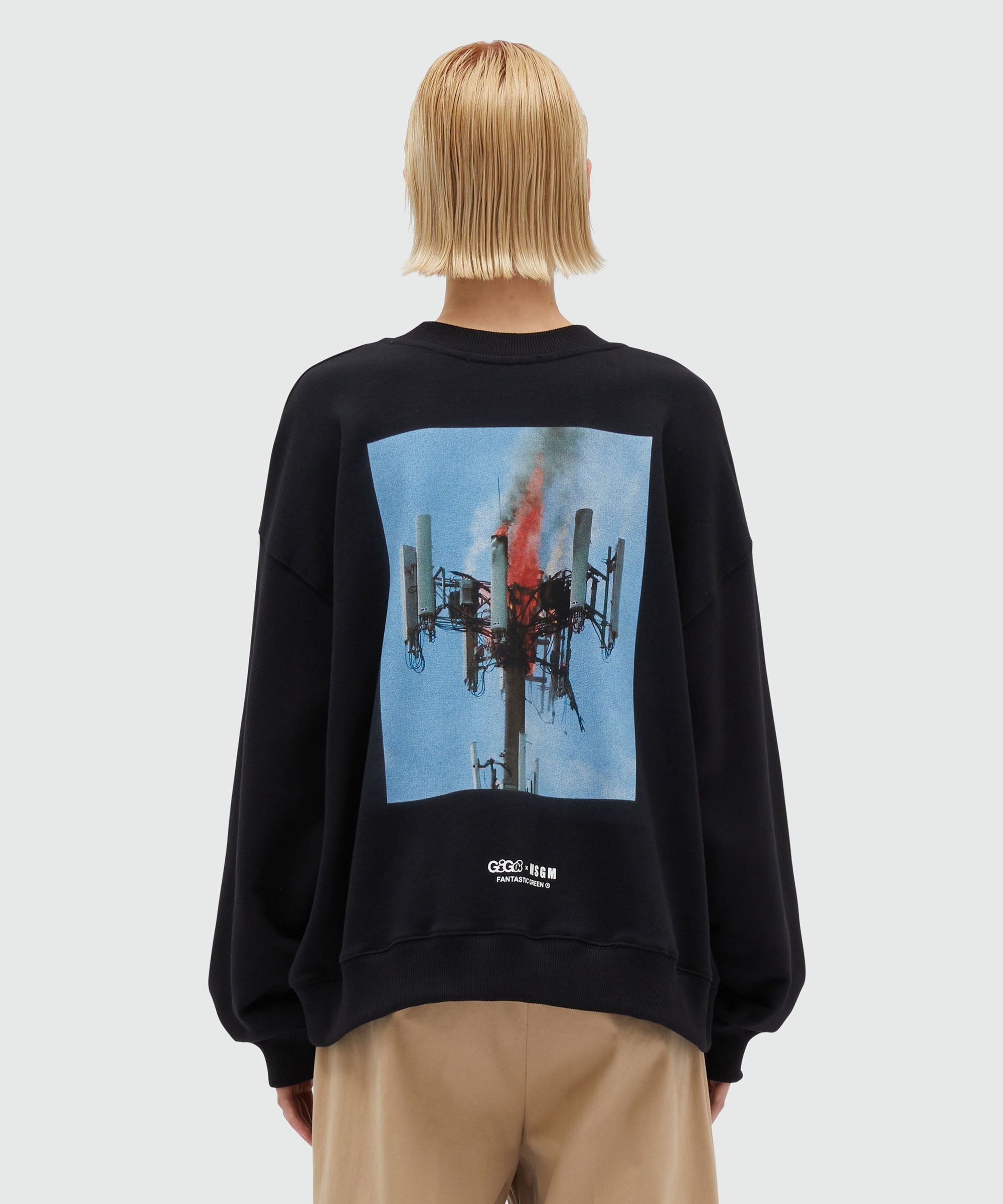 Black organic cotton sweatshirt with quotes "IT'S HOT HERE!" - 7