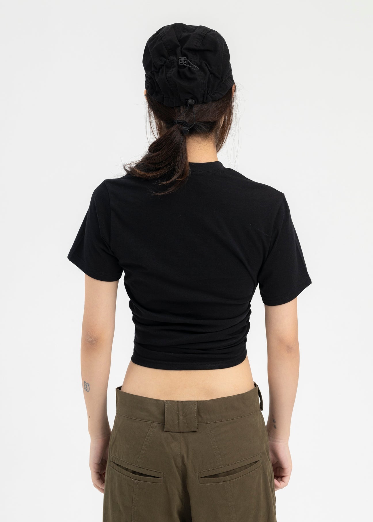 HYEIN SEO BLACK TWISTED T-SHIRT | 017shop | REVERSIBLE