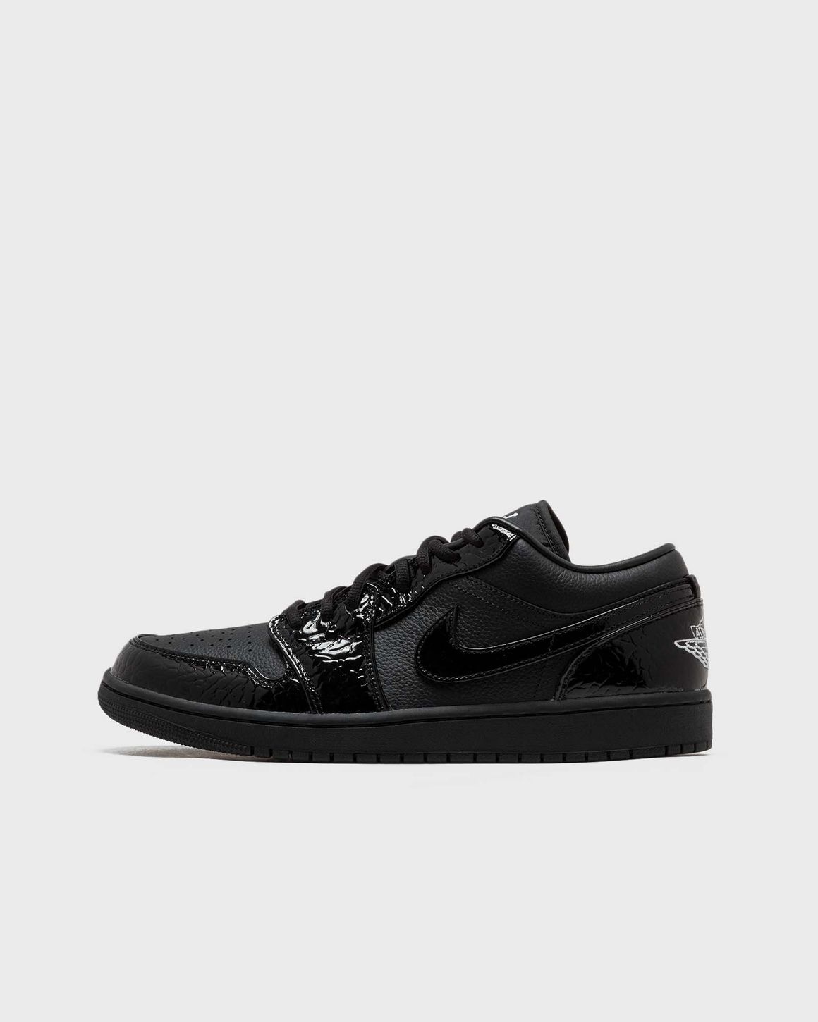 WMNS AIR JORDAN 1 LOW SE - 1